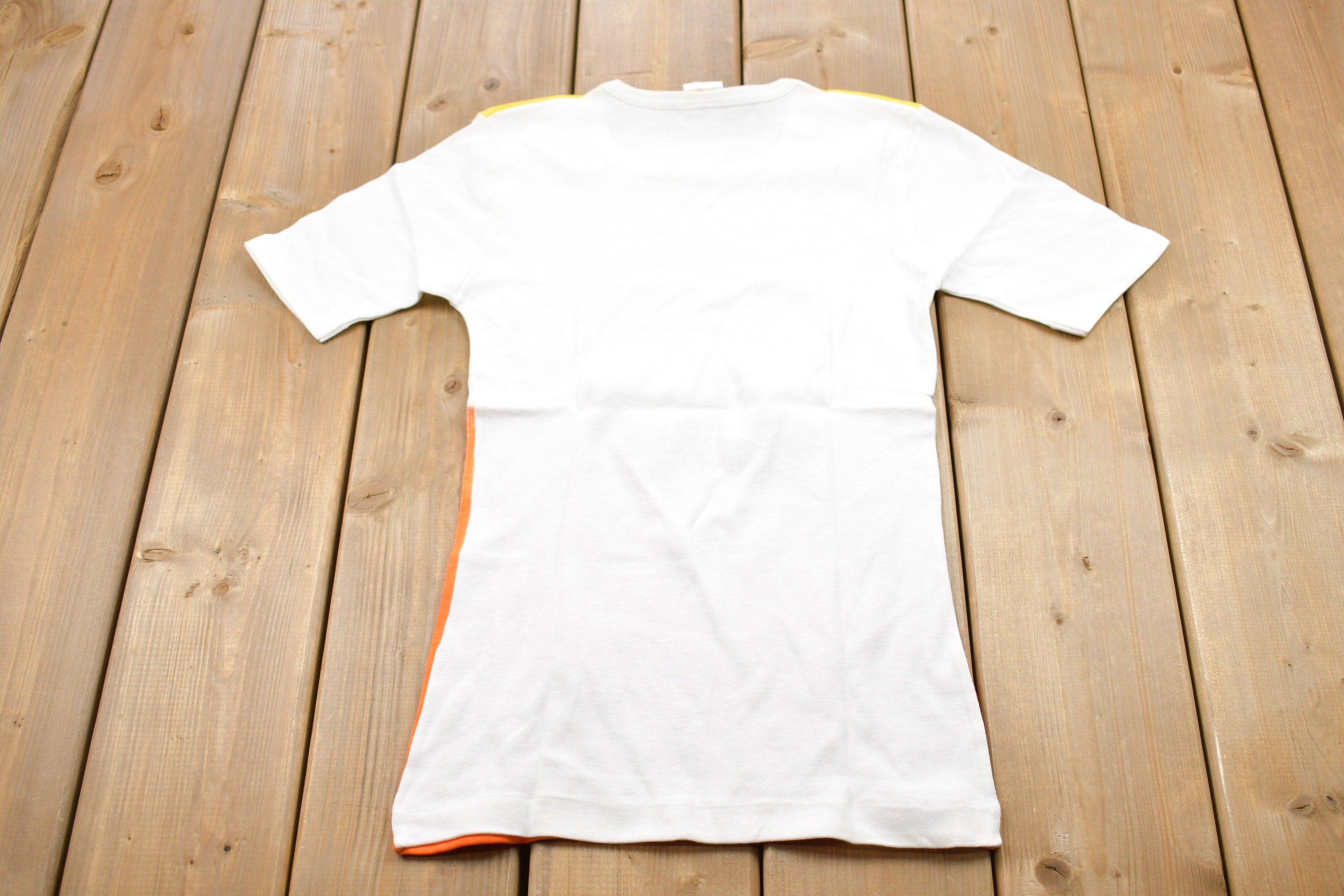 Vintage 1970s Contrast Faded Graphic T-Shirt