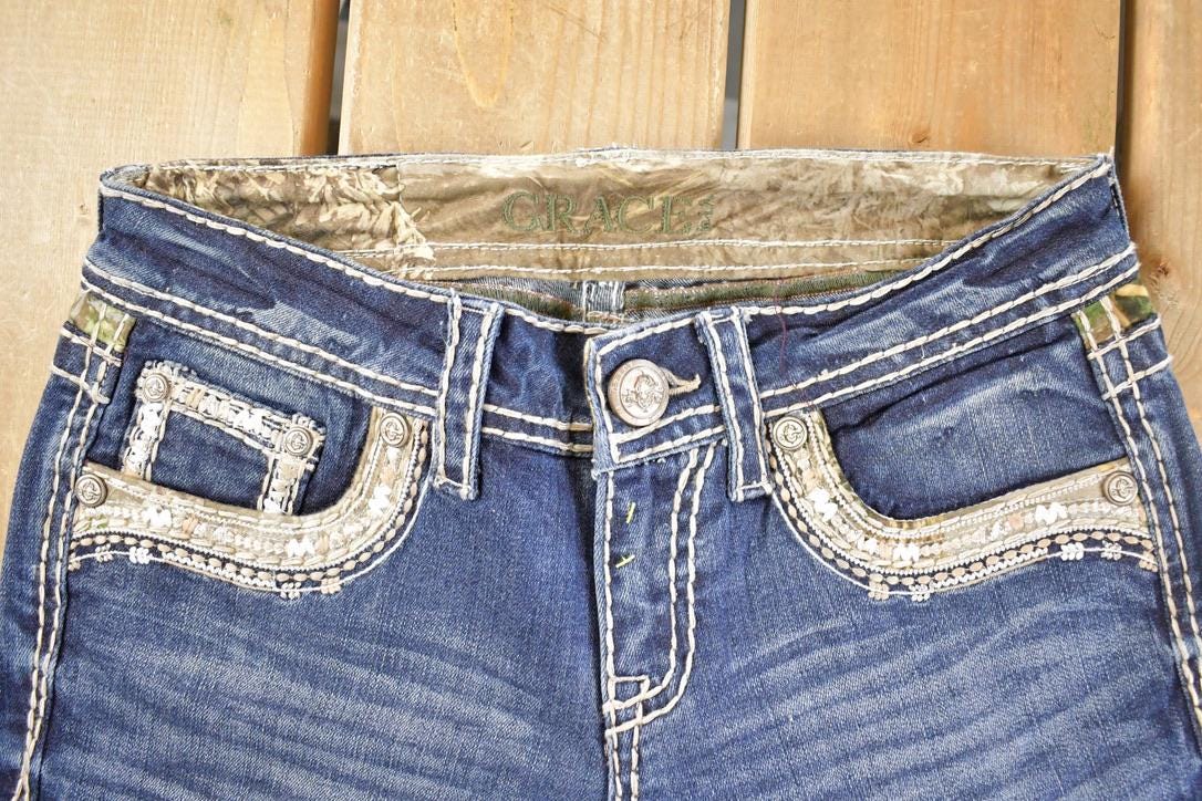 Vintage Deadstock Y2K Grace In LA Bedazzled Bootcut Low Rise Camo Jeans Women's Size 27 x 32