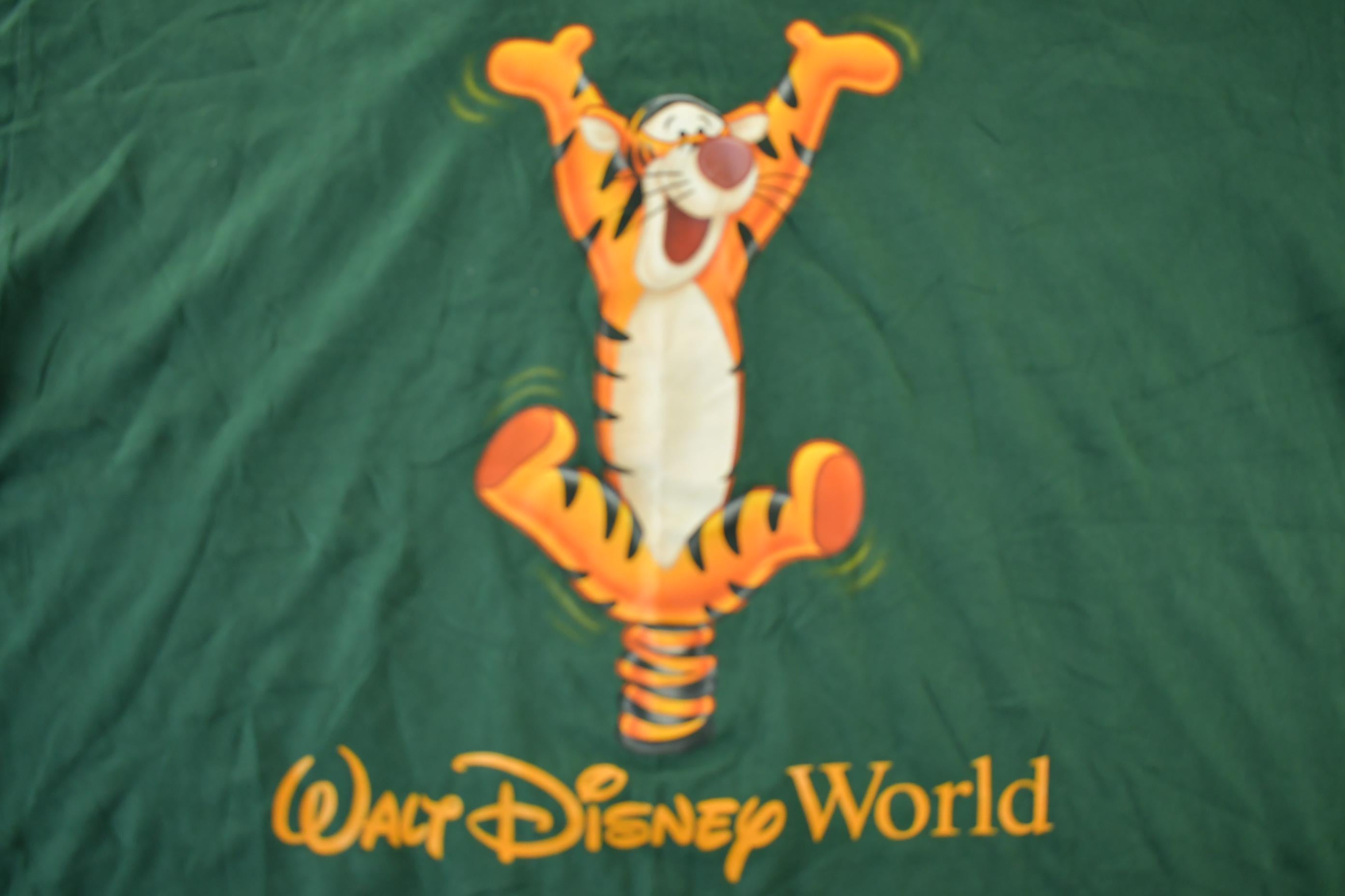 Vintage 1990s Walt Disney World Tigger Graphic T Shirt