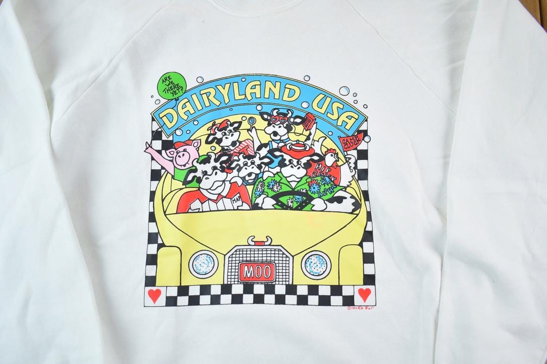 Vintage 1990s dairyland USA Cartoon Farm Souvenir Crewneck Sweatshirt Made In USA