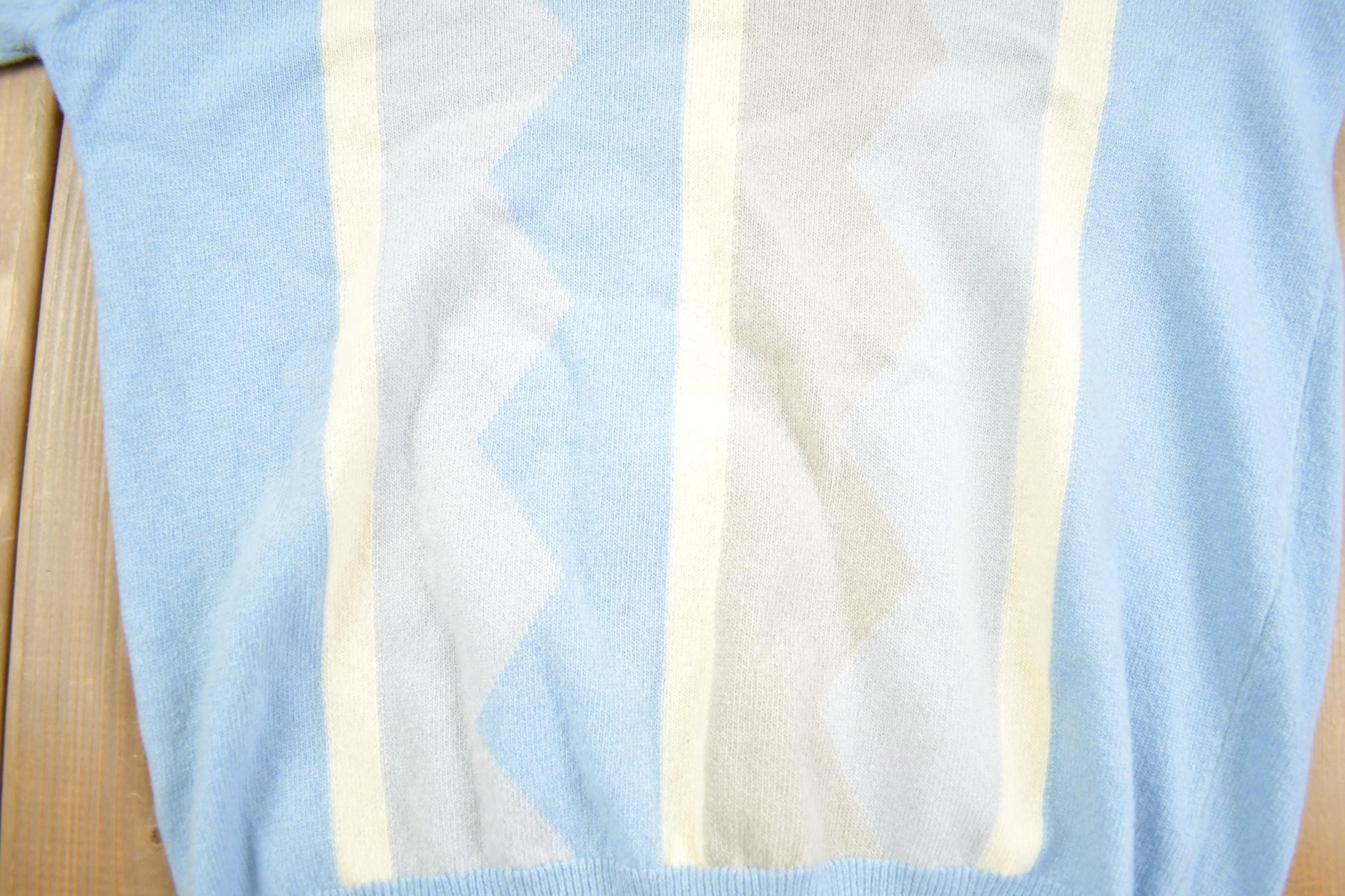 Vintage 1980s Pringle Knit V-neck Sweater Made In Scotland