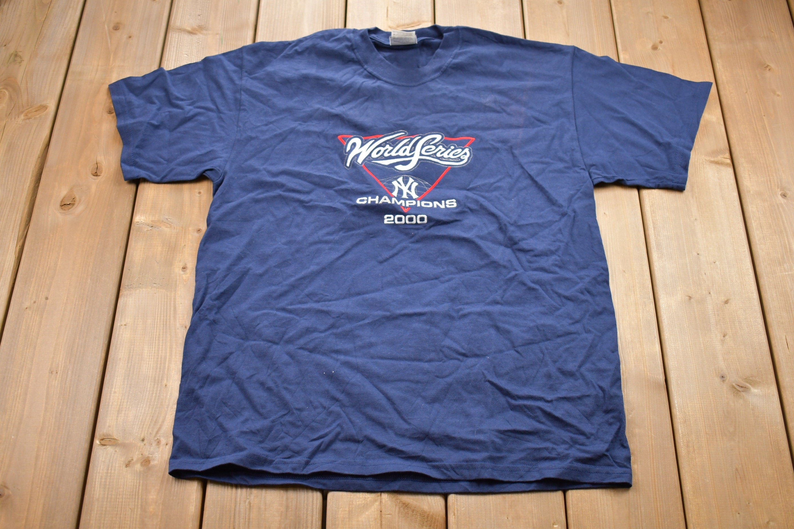 Vintage 2000 New York Yankees MLB T-Shirt Graphic Embroidered T-Shirt