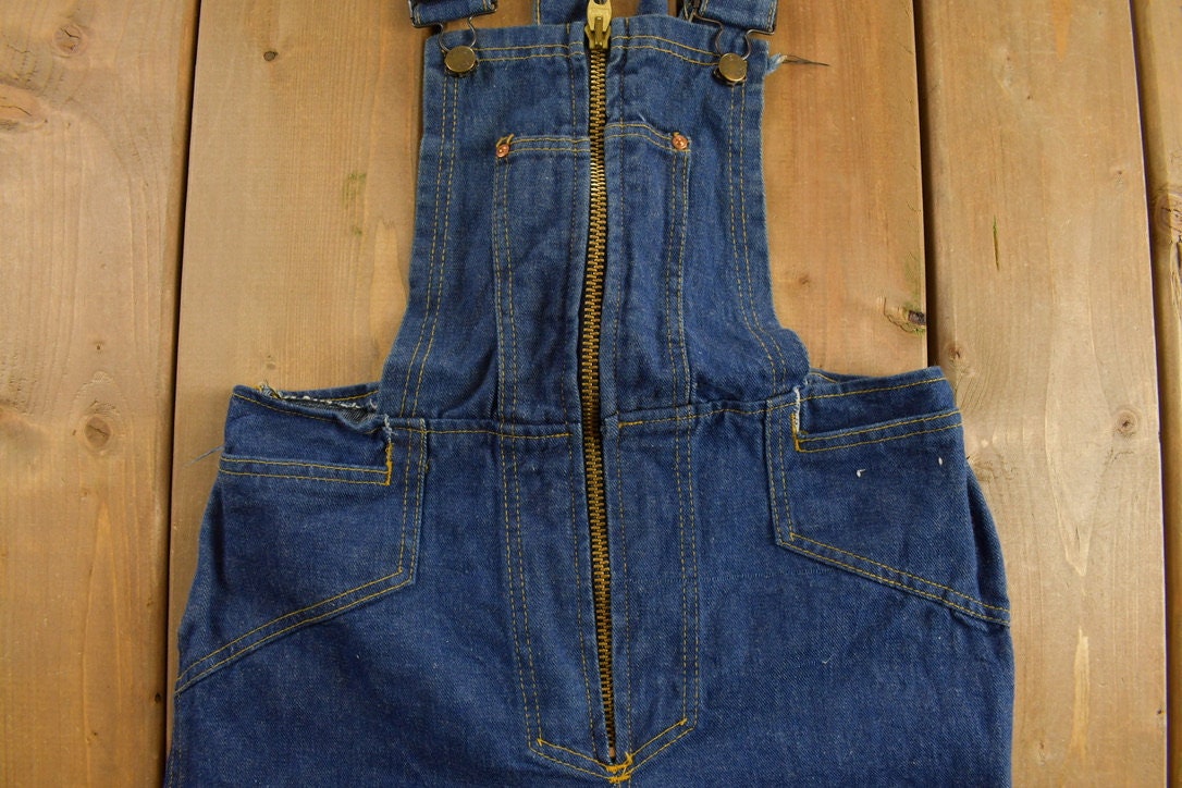 Vintage 1970s Belle bottom Womens Overalls Size 30 x 34.5