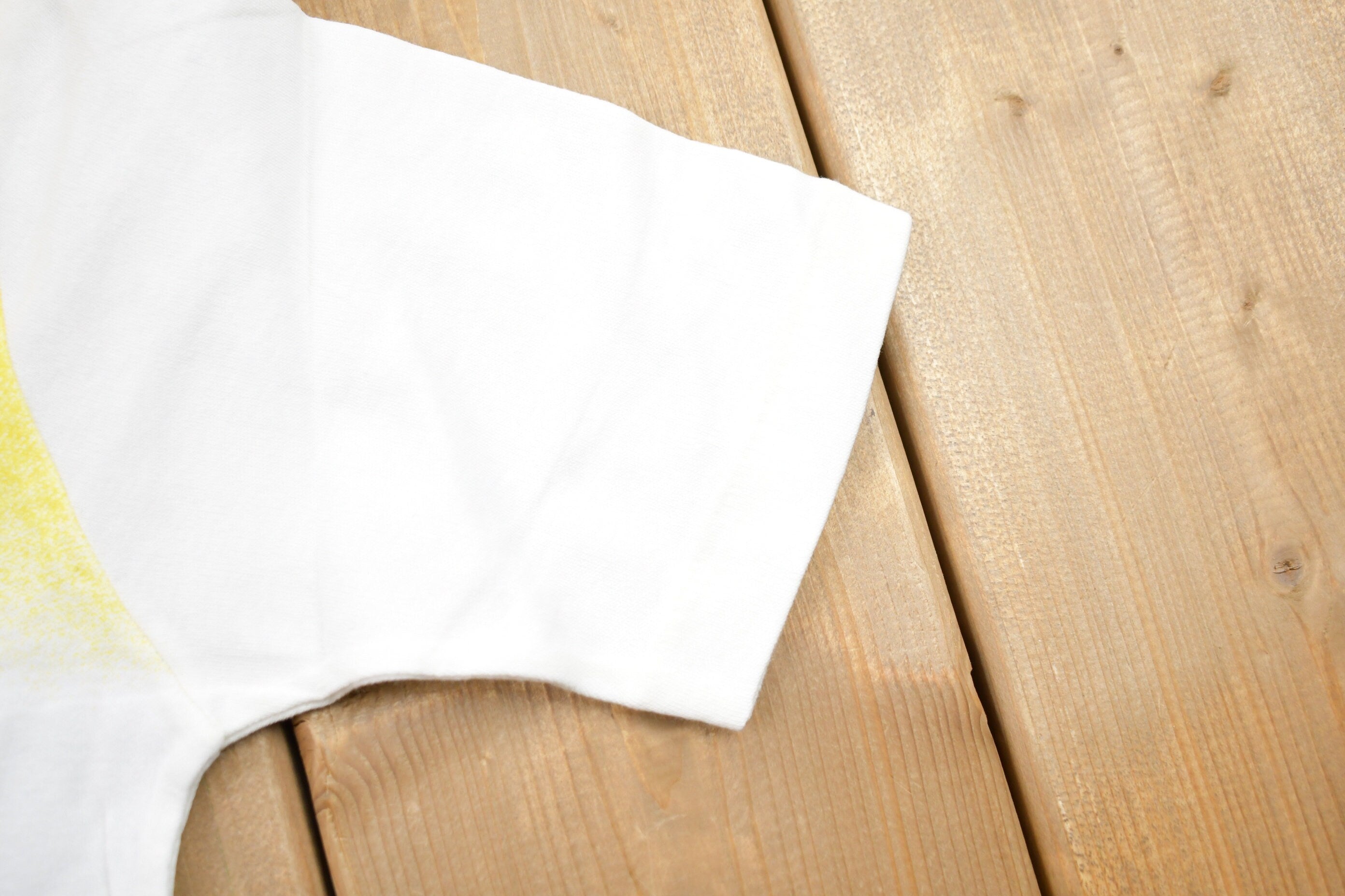 Vintage 1970s Contrast Faded Graphic T-Shirt