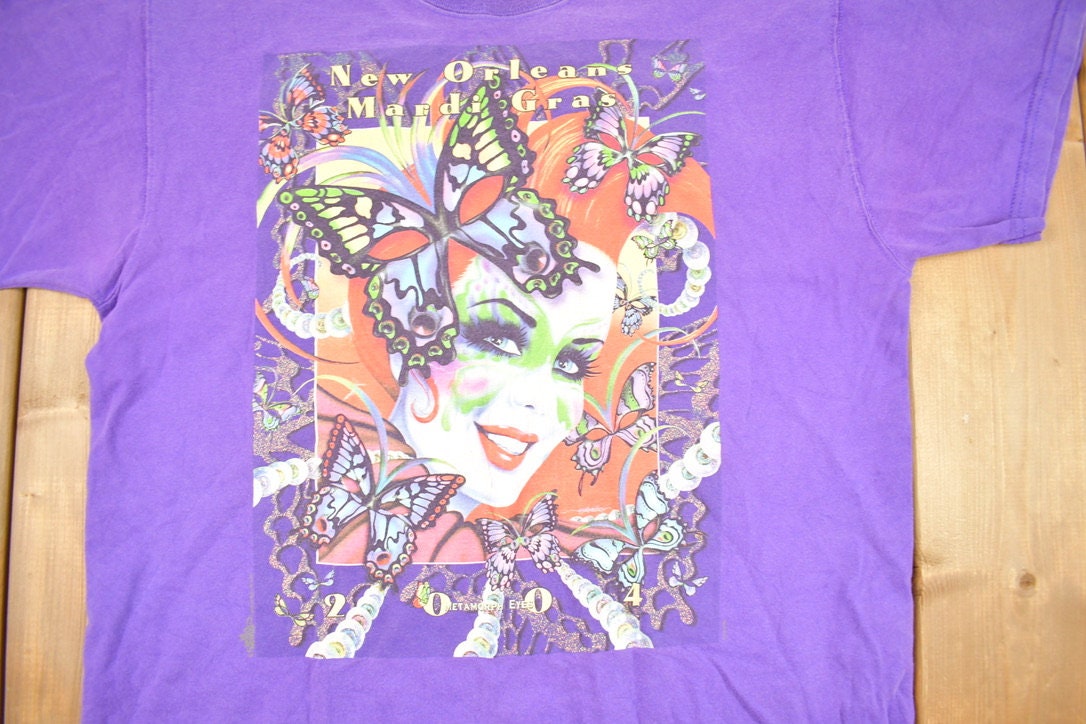 Vintage 2004 New Orleans Mardi Gras Graphic T Shirt