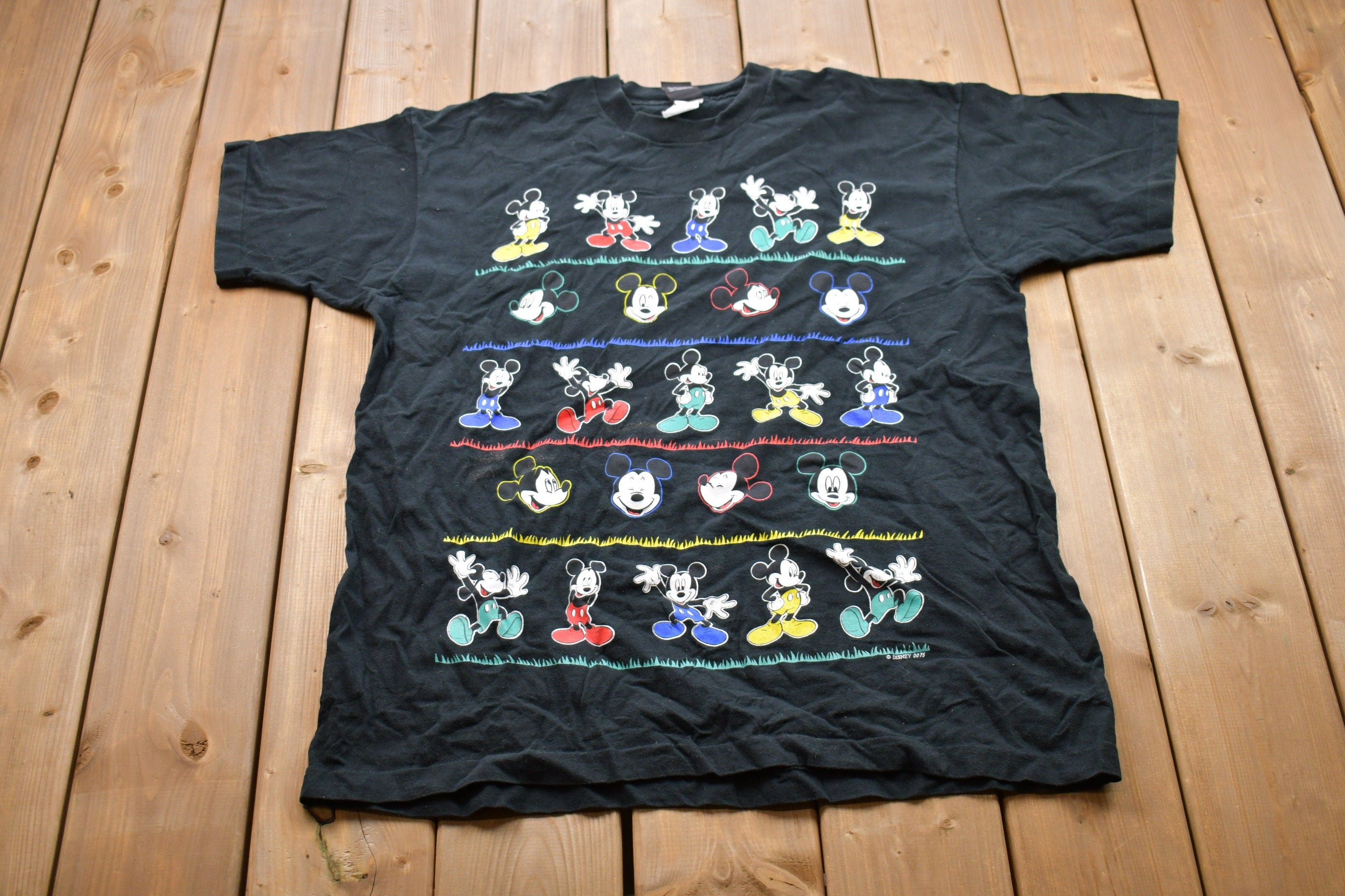 Vintage 1990s Mickey Mouse Disney Graphic T-Shirt