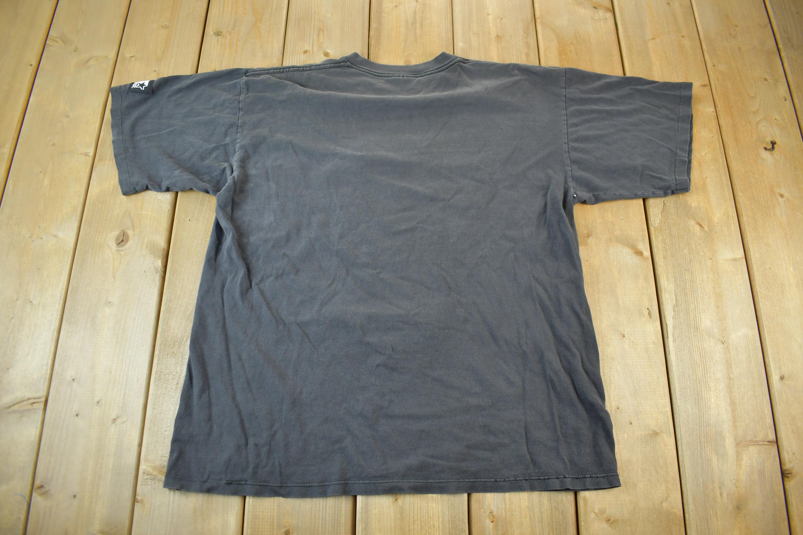 Vintage 1990s Chicago Blackhawks NHL Graphic T-Shirt