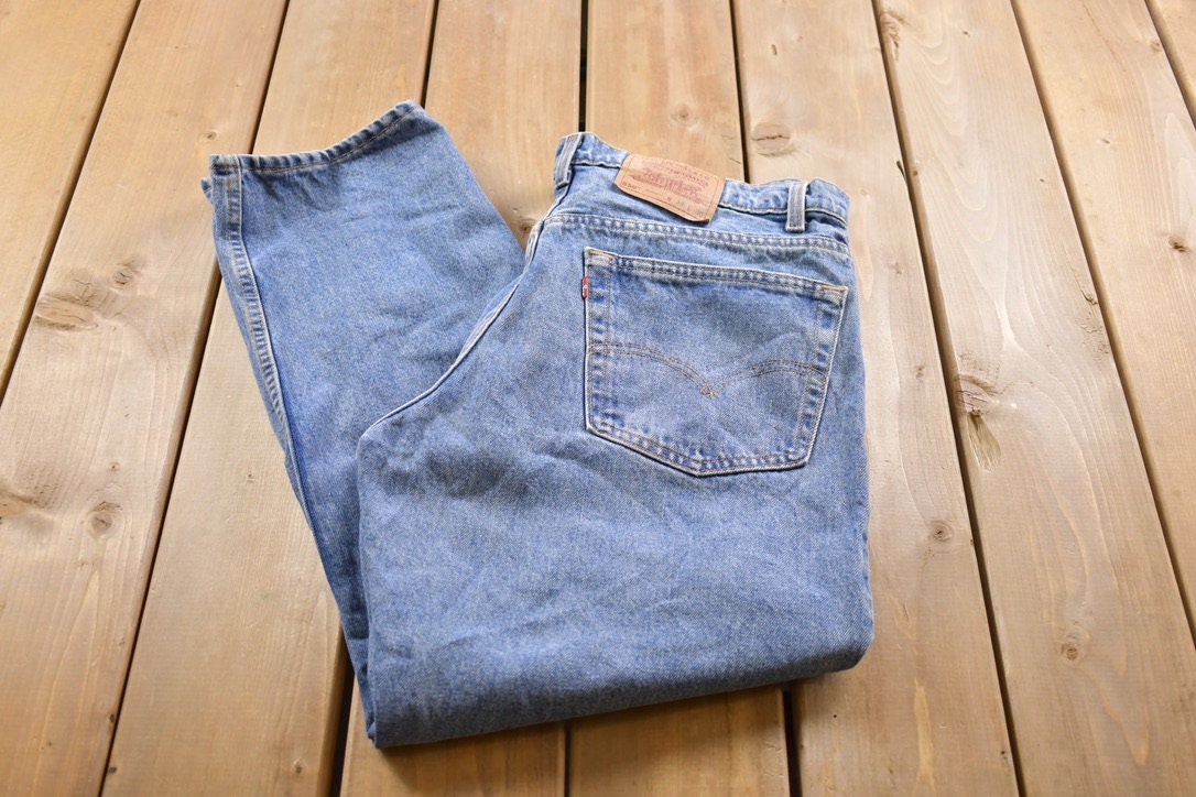 Vintage 1990s Levi 550 Red Tab Jeans Size 36 x 29