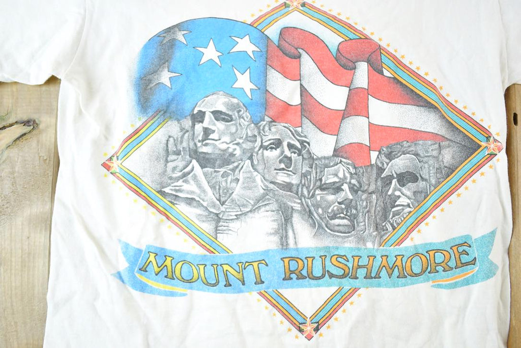 Vintage 1990s Mount Rushmore Souvenir T-Shirt Men's Small