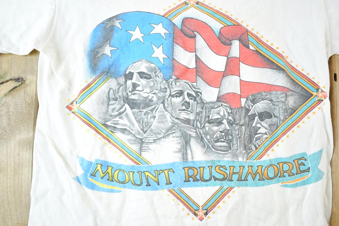 Vintage 1990s Mount Rushmore Souvenir T-Shirt Men's Small
