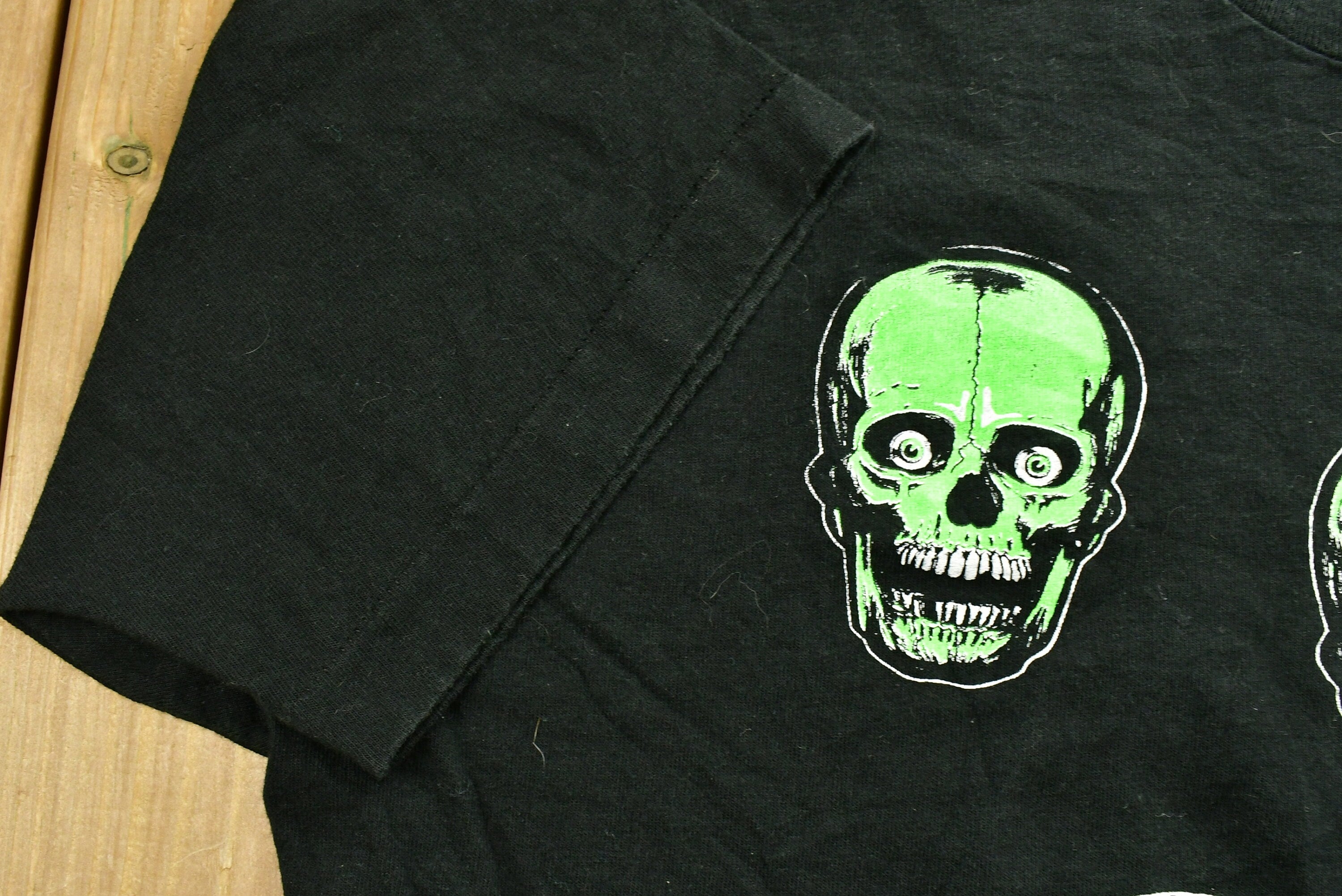 Vintage 90's All Over Skull Print Single Stitch T-Shirt