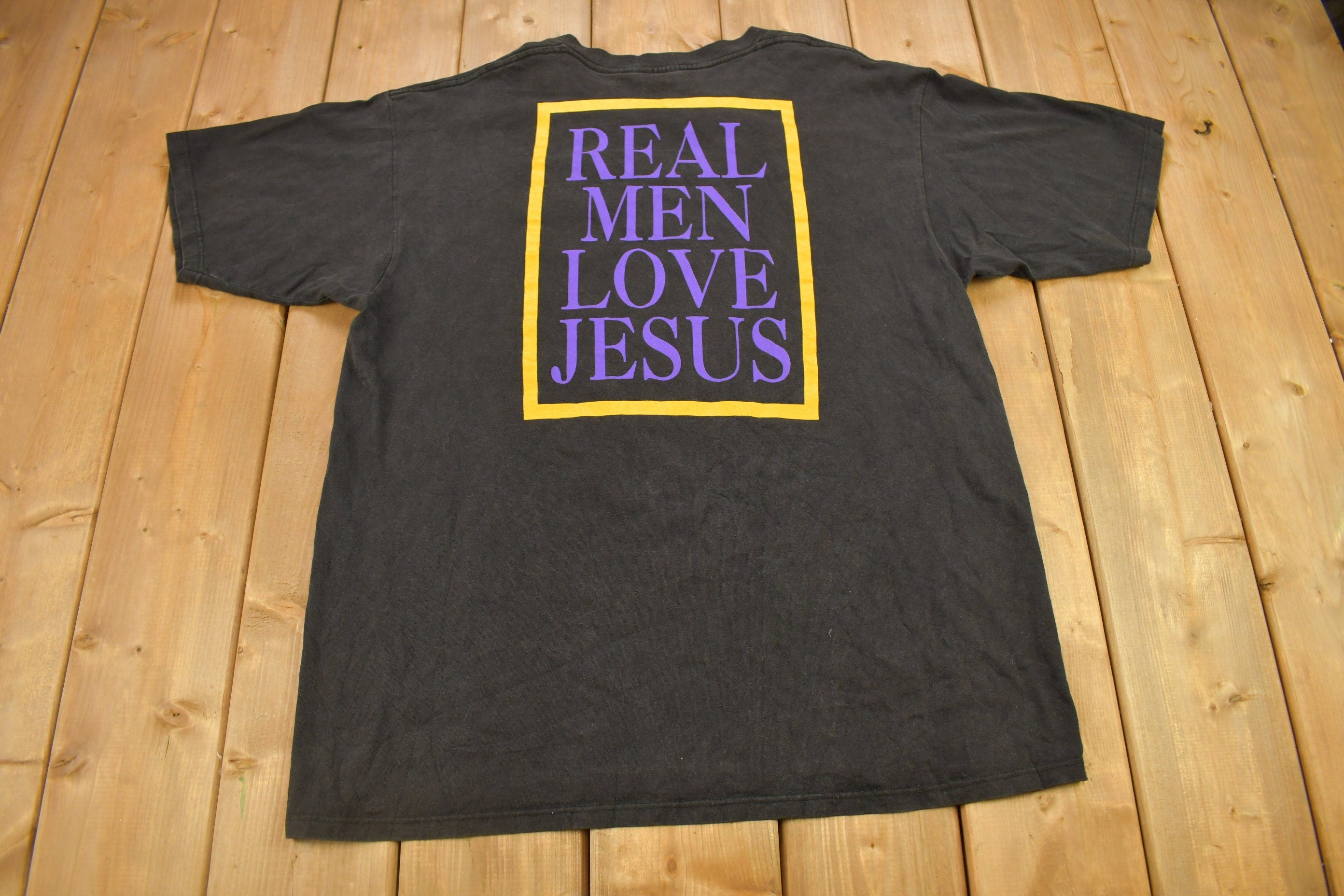 Vintage 1990s Men Of Faith Real Men Love Jesus Graphic T Shirt