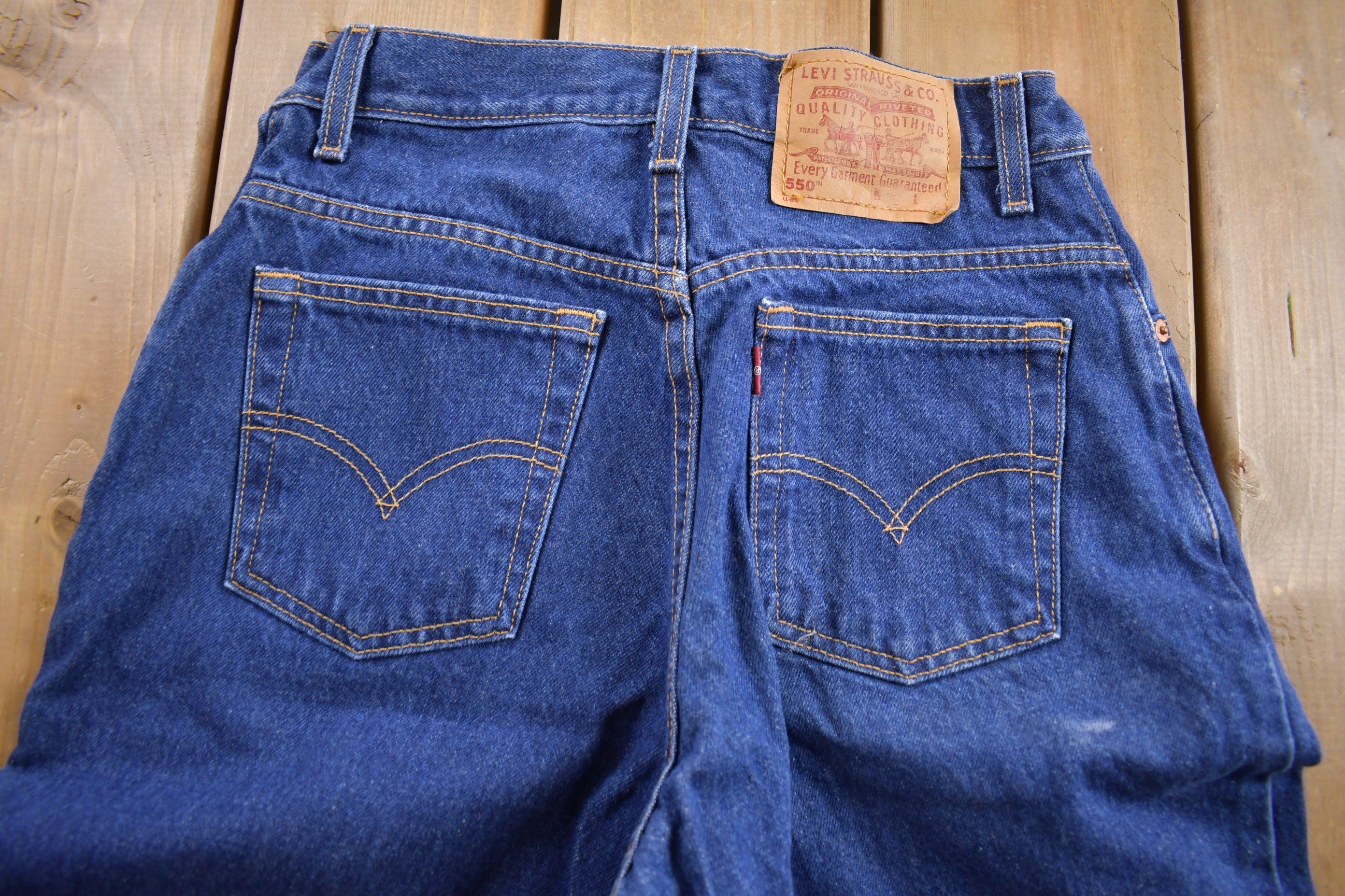 Vintage 1990s Levi's 550 Indigo Jeans Size 28 x 30
