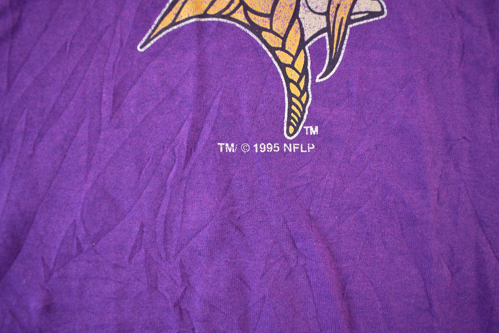 Vintage 1990s Minnesota Vikings NFL Graphic T-Shirt