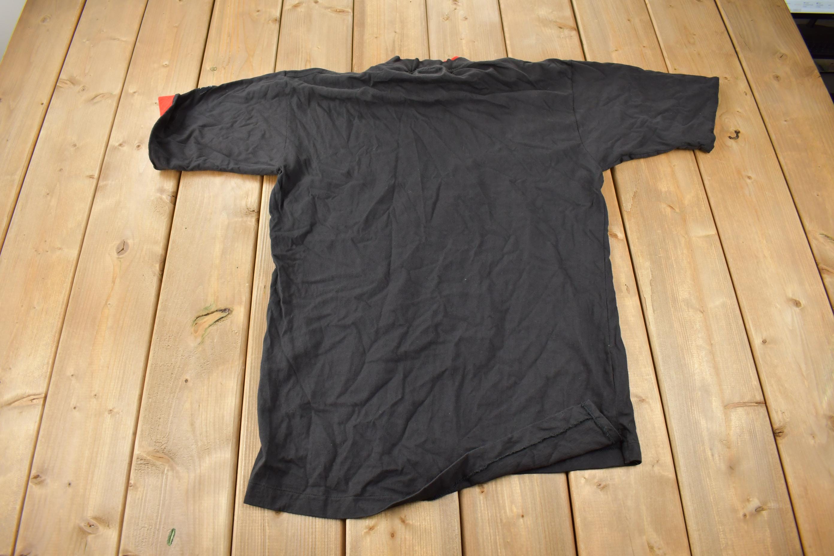 Vintage 1994 Montreal Canadiens NHL Embroidered T-Shirt