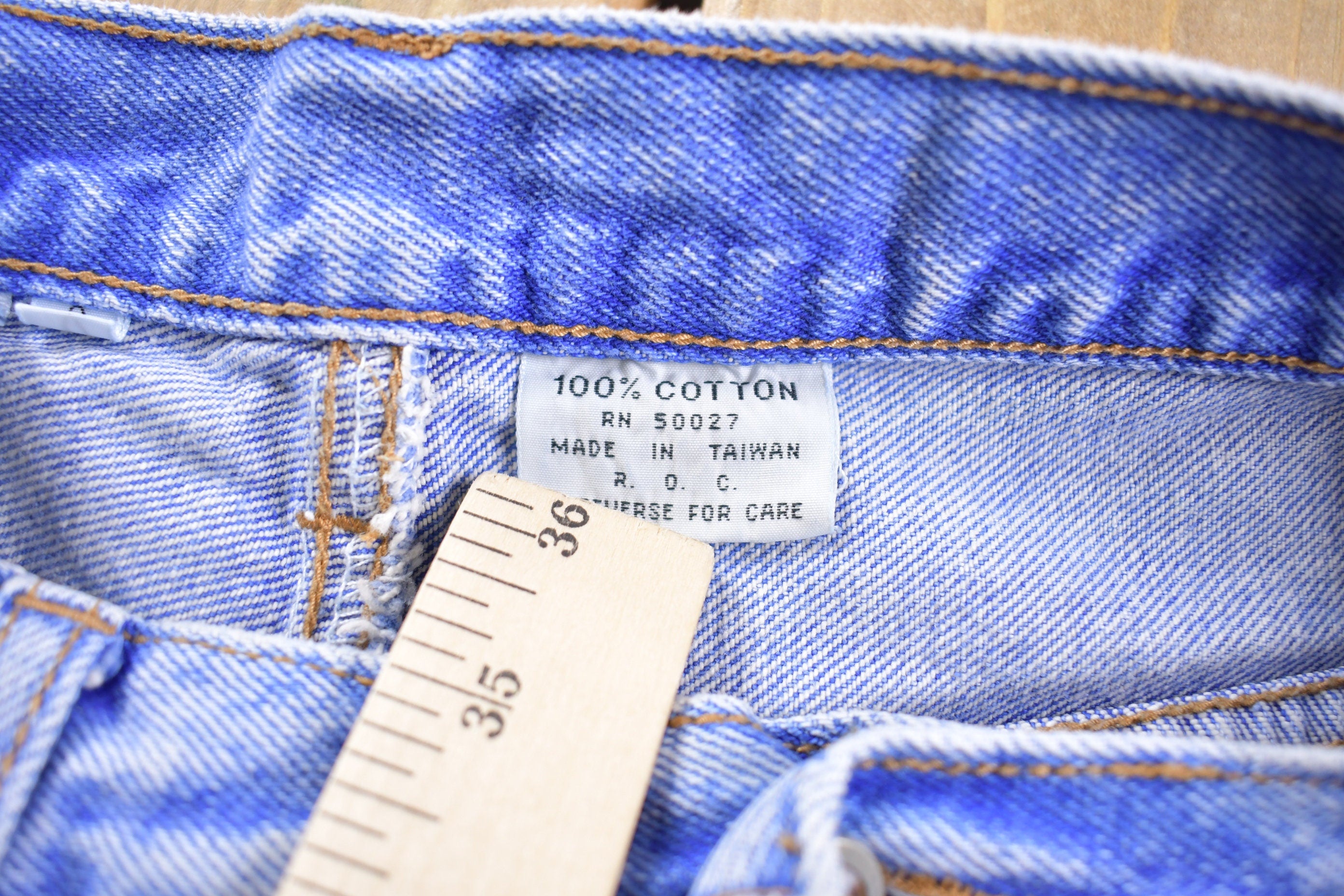 Vintage 1990s Bill Blass Jean Shorts Size 26 x 5