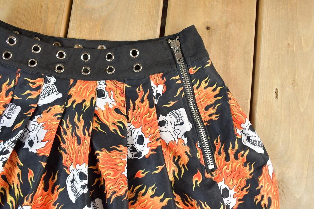 Vintage 1990s Fire Skulls Skirt Size S