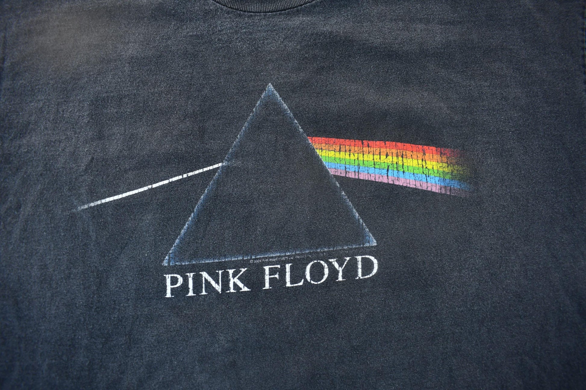 Vintage 2004 Pink Floyd Dark Side Of The Moon Graphic Band T-Shirt