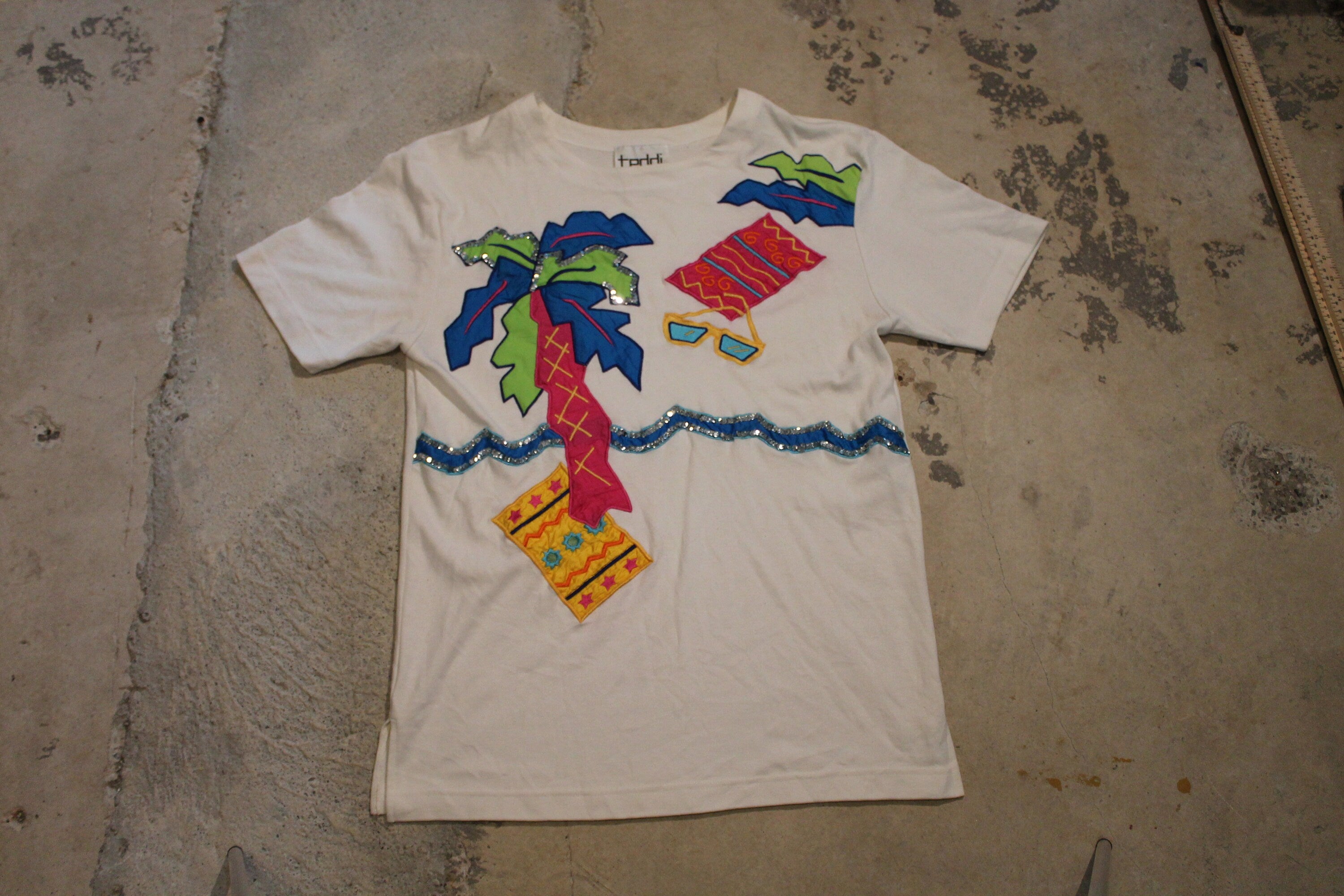 Vintage 1990s DIY Arts & Craft Beach Theme T Shirt