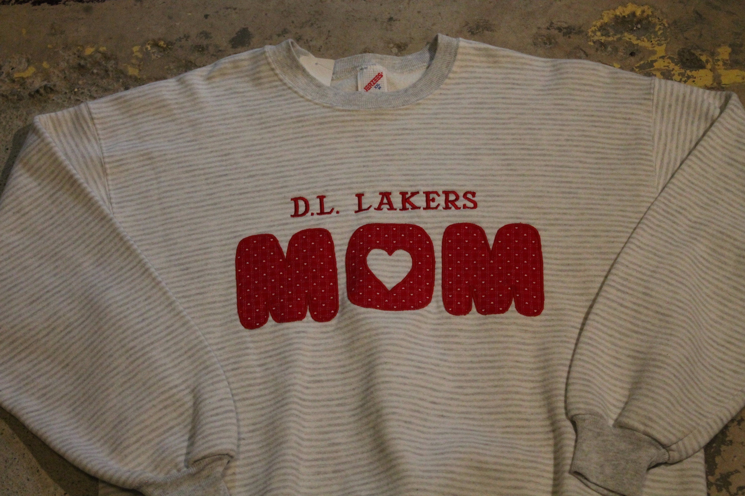 Vintage 1990s D.L Lakers Mom Crewneck Sweater