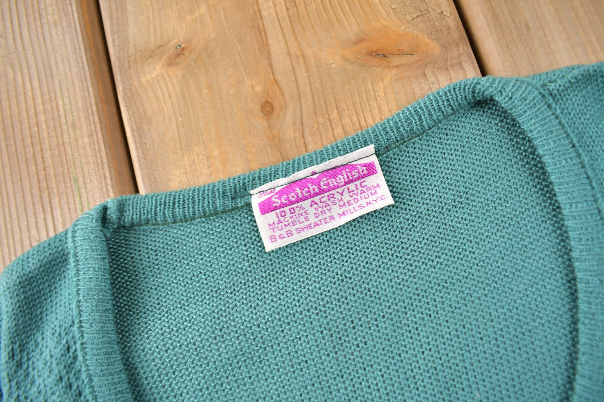 True Vintage 1960s Deadstock Miss Scotch English Short Sleeve Green Knit Acrylic Sweater