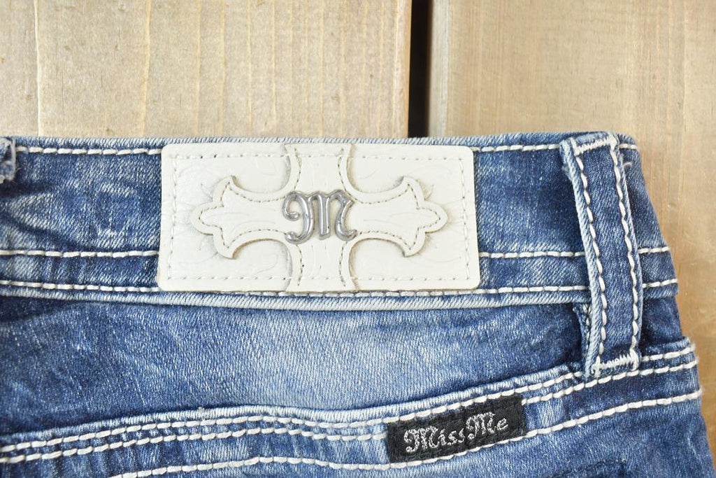 Vintage Y2K Miss Me Bedazzled Low Rise Jeans Size 26x31
