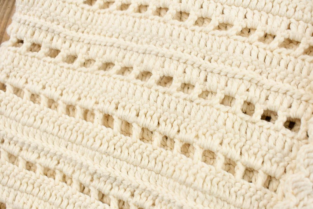 Vintage 1990s Women's Rey Wear White Hand Knit Bolivian Cardigan Sweater