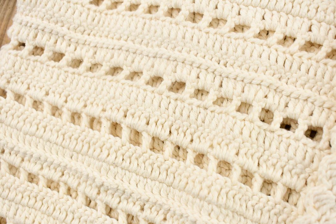 Vintage 1990s Women's Rey Wear White Hand Knit Bolivian Cardigan Sweater