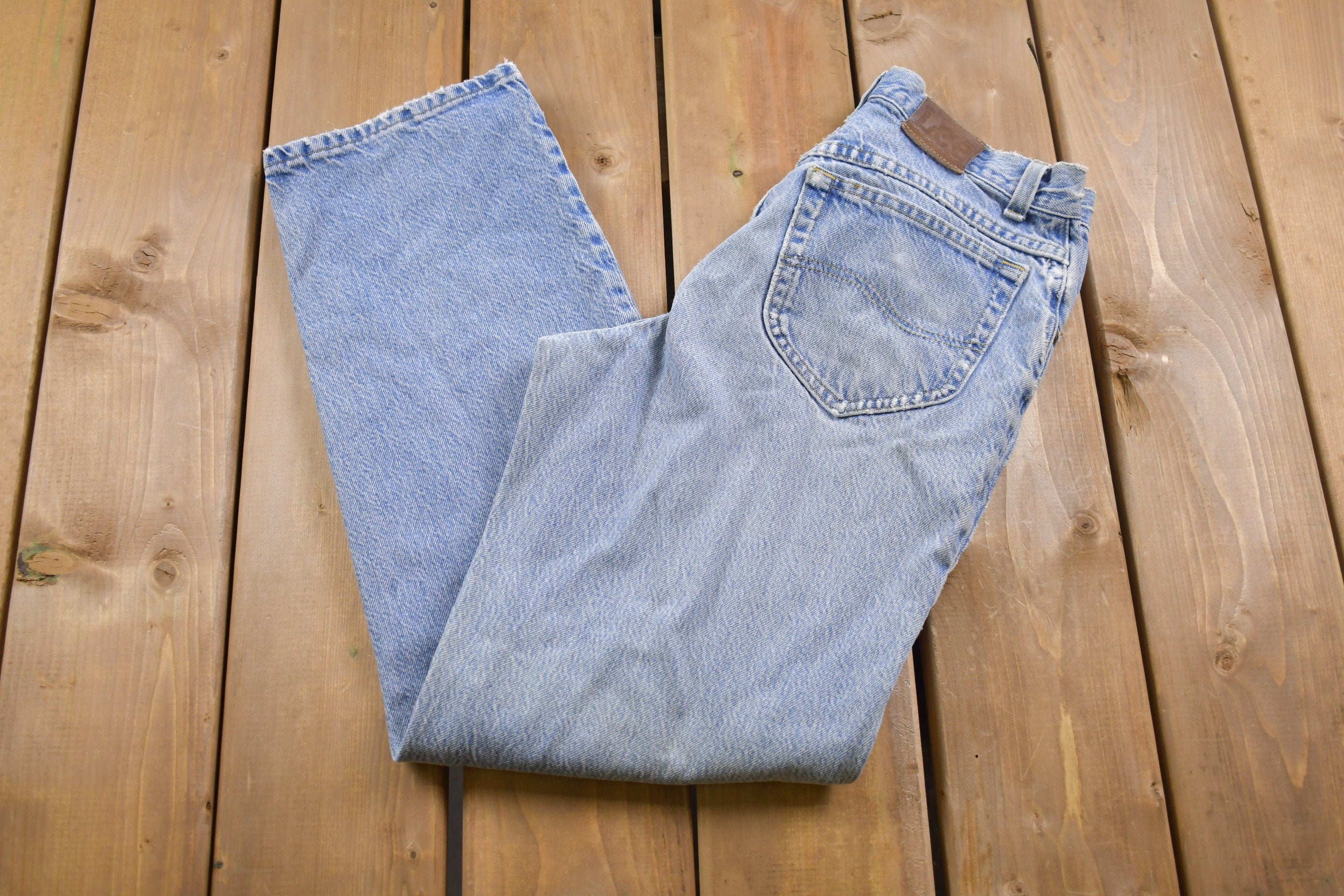 Vintage 1990s Lee Light Wash Blue Denim 28 x 29