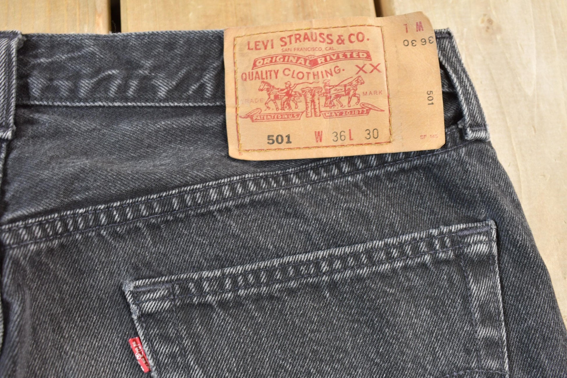 Vintage 1990s Levi's 501 Red Tab Jeans Size 36 x 30