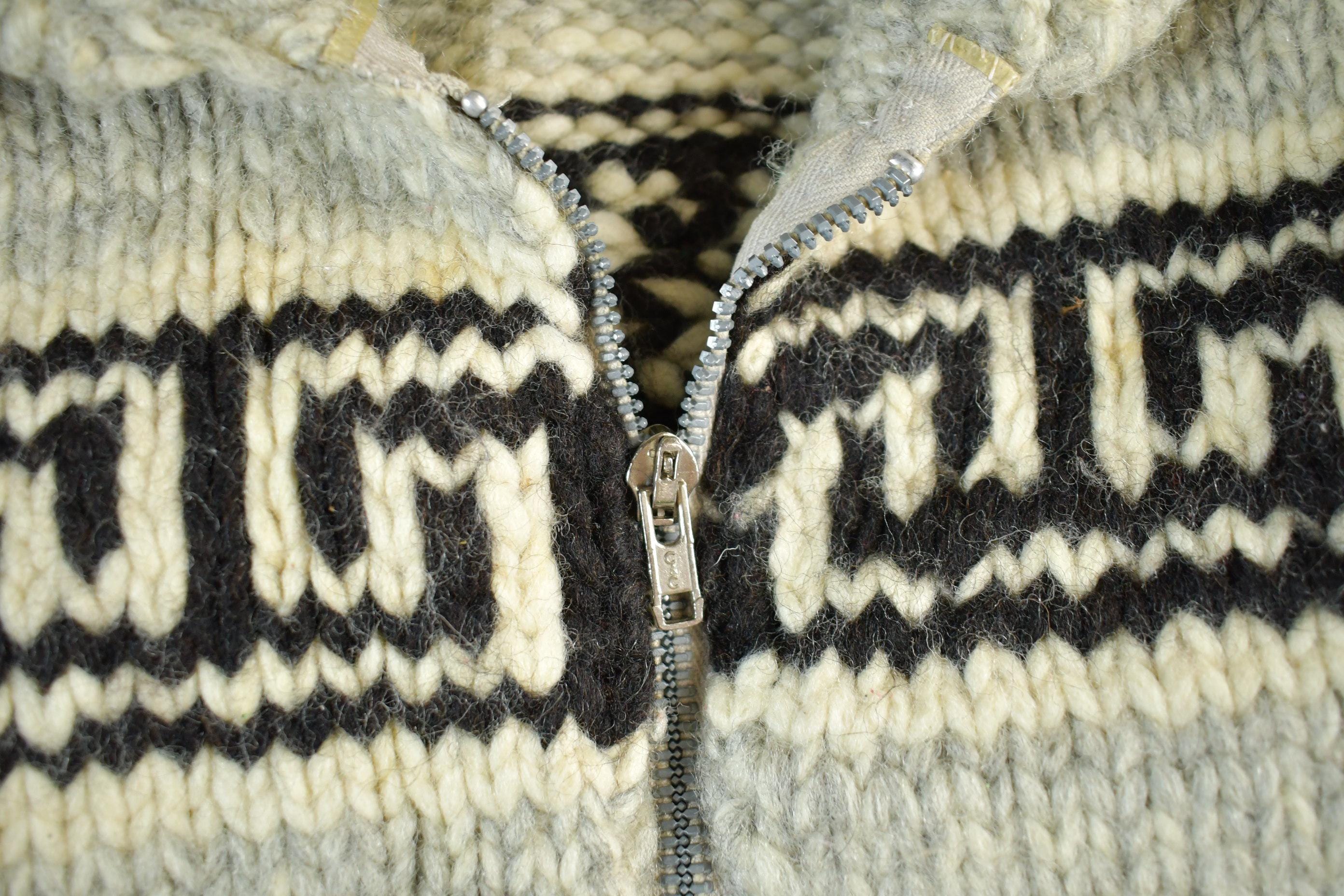 Vintage 1960s 1970s Hand-Knit Eagle Theme Cowichan Sweater Adult Small