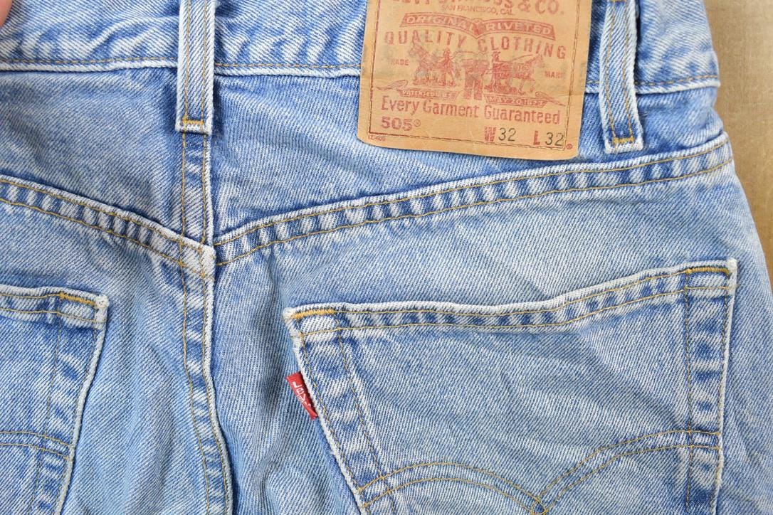 Vintage 1990s Levi Strauss Red Tab Denim Jeans Size 32 x 32 Made In USA