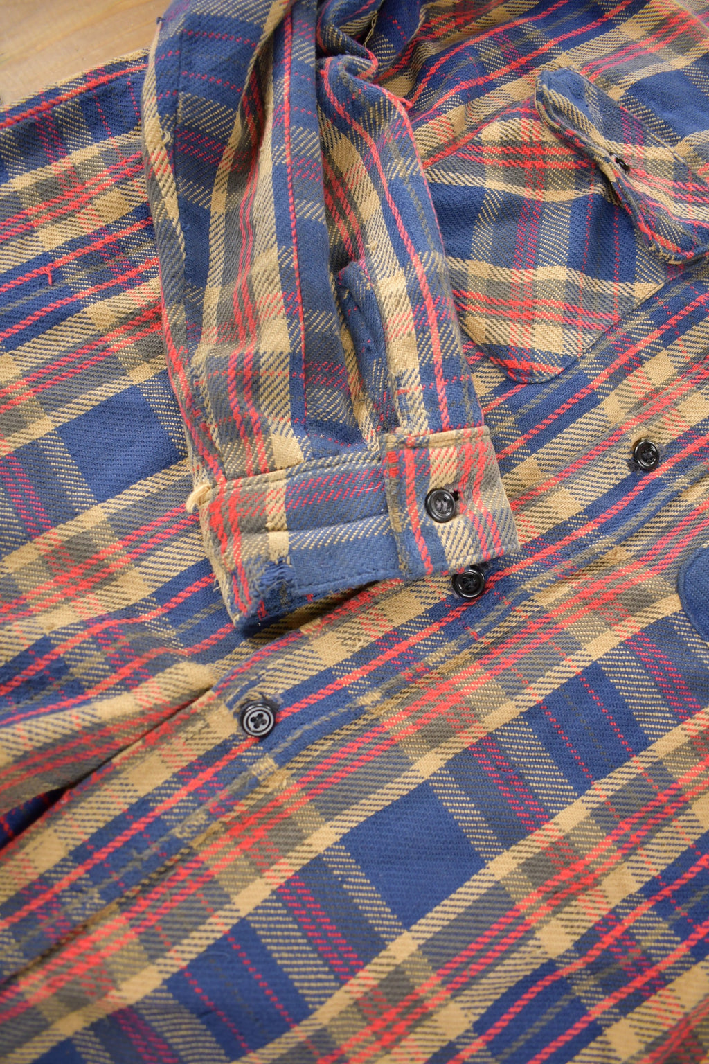 Vintage 1980s Distressed Plaid Button Up Flannel Shirt