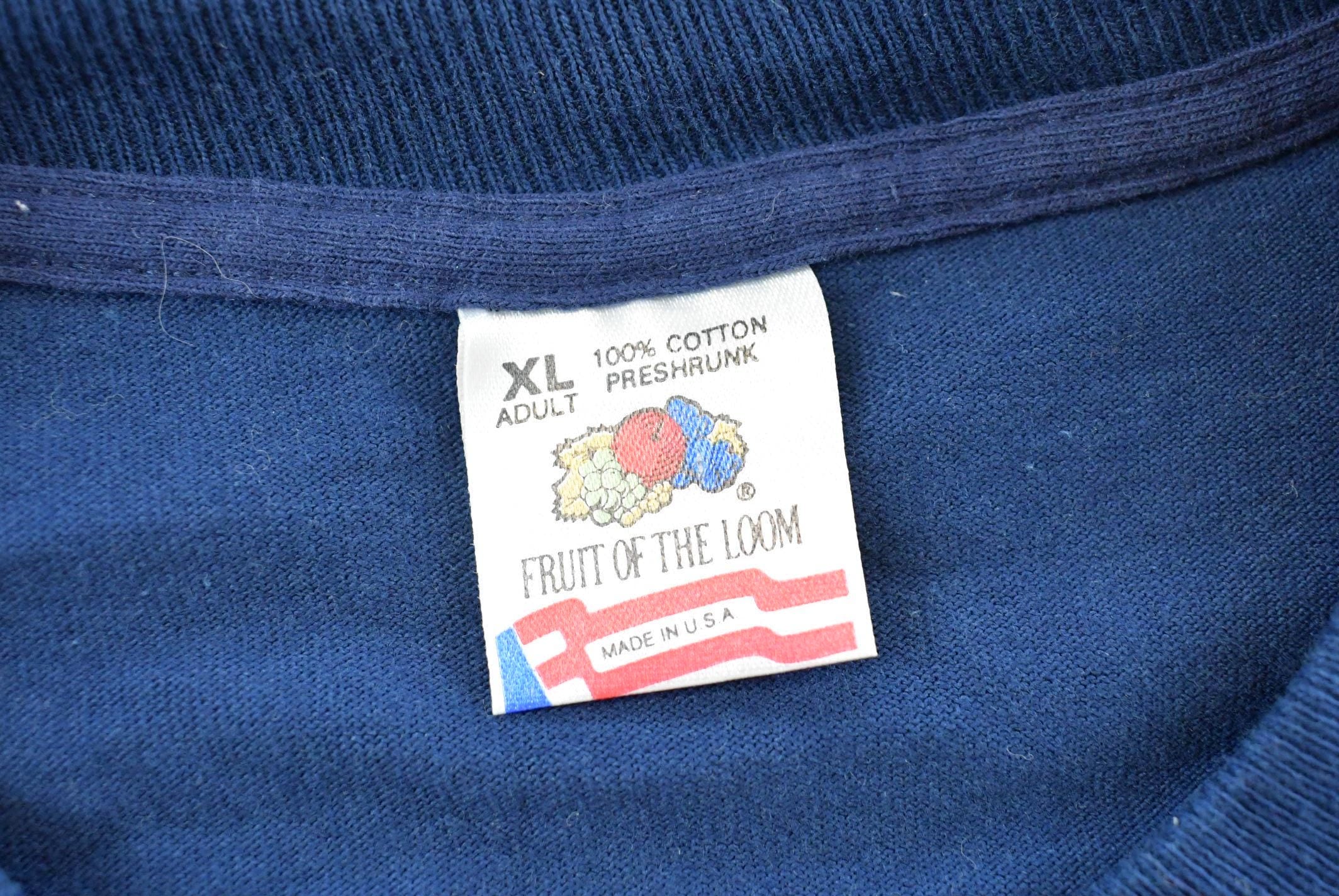 Vintage 1990s Boston Embroidered Sailboat T-Shirt Mens L