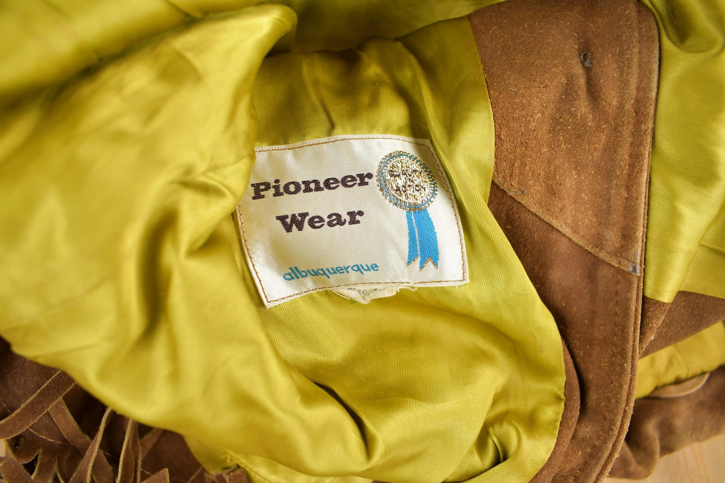 Vintage 1970s Pioneer Wear Fringe Leather Jacket