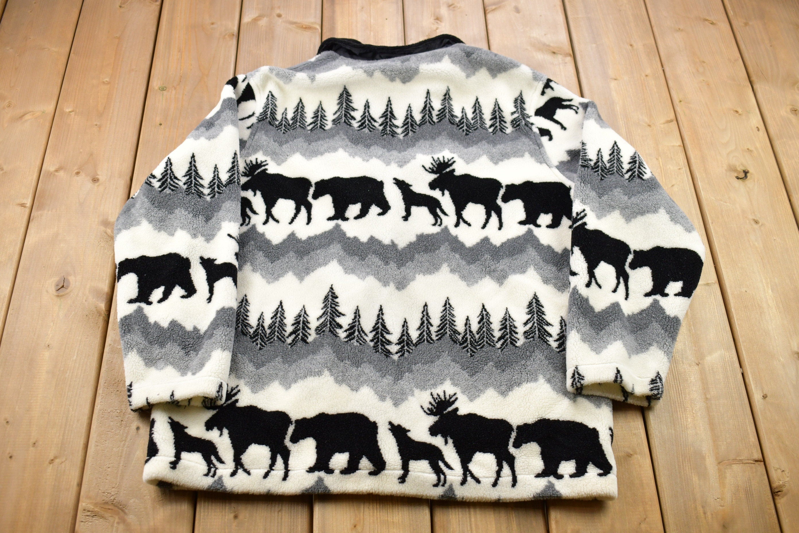Vintage 1990s Canada Wilderness All Over Print Fleece Sweater