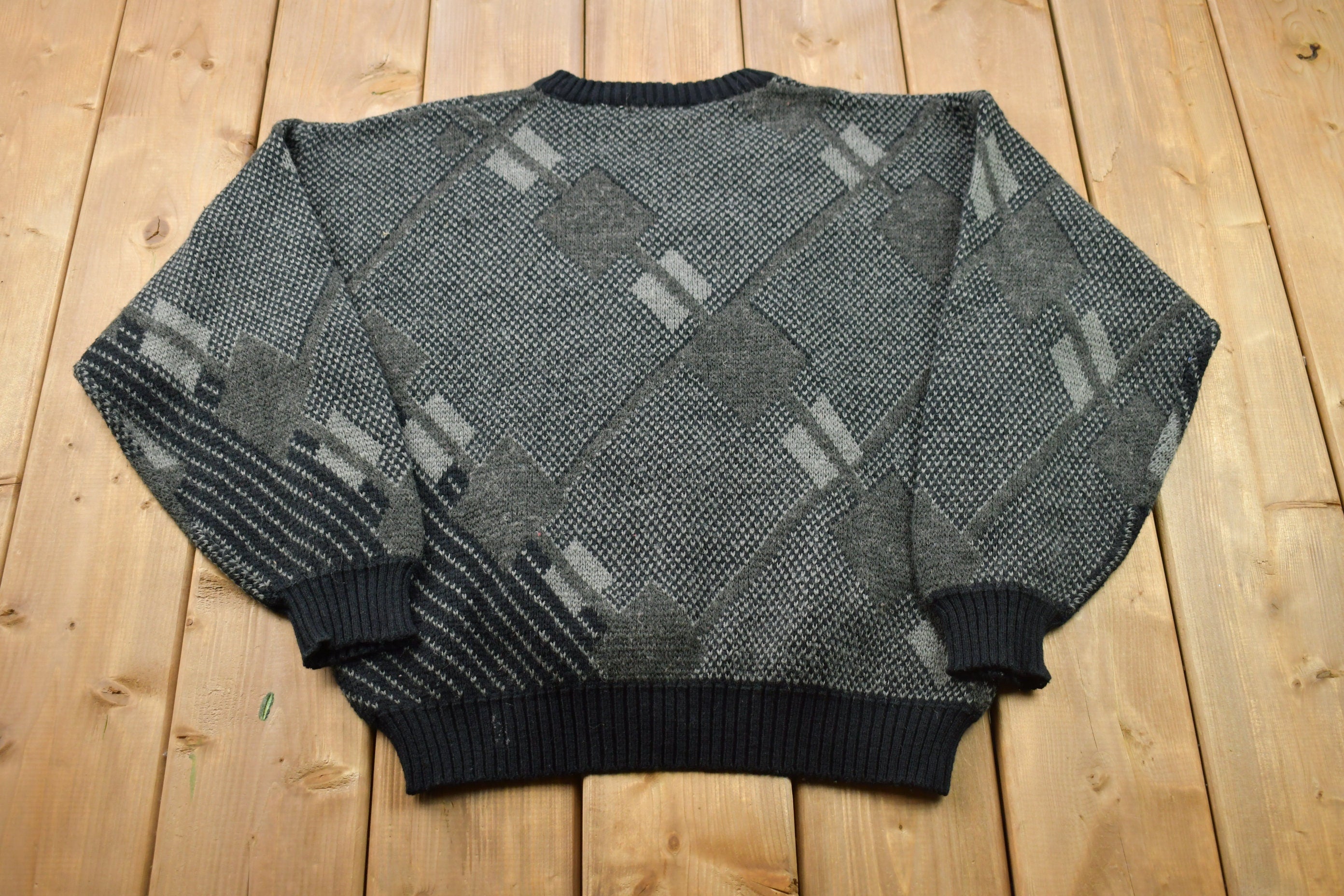 Vintage 1990s Patterned Knitted Crewneck Sweater