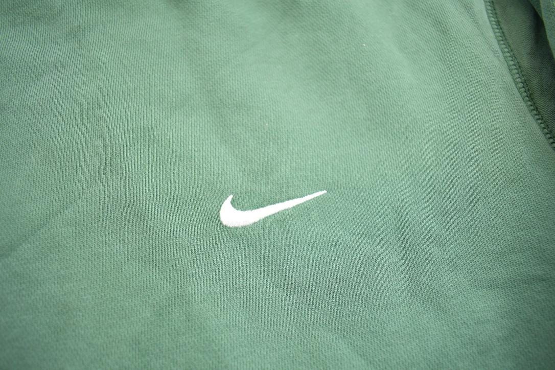 Vintage 2000s Nike Embroidered Mini Swoosh Crewneck Sweatshirt