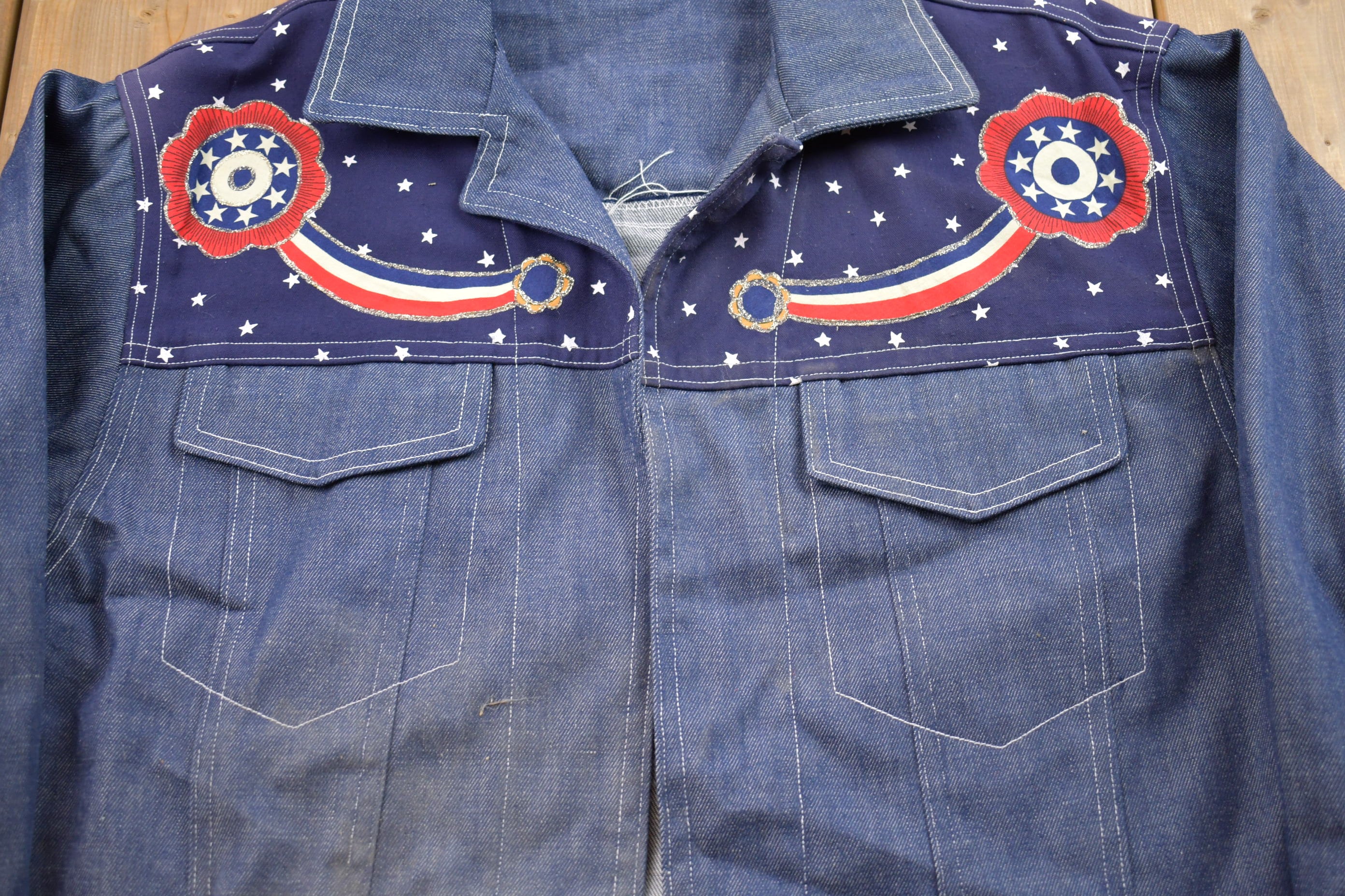 Vintage 1990s USA Eagle Embroidered Denim Jean Jacket