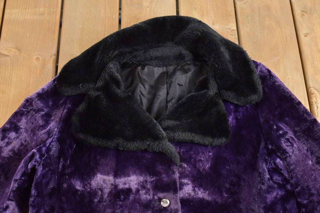 Vintage 1970s Purple Crushed Velvet Coat by Glenoit / Crushed Velvet / Faux Fur / Winter Outerwear / Jacket / Formal / Made in USA