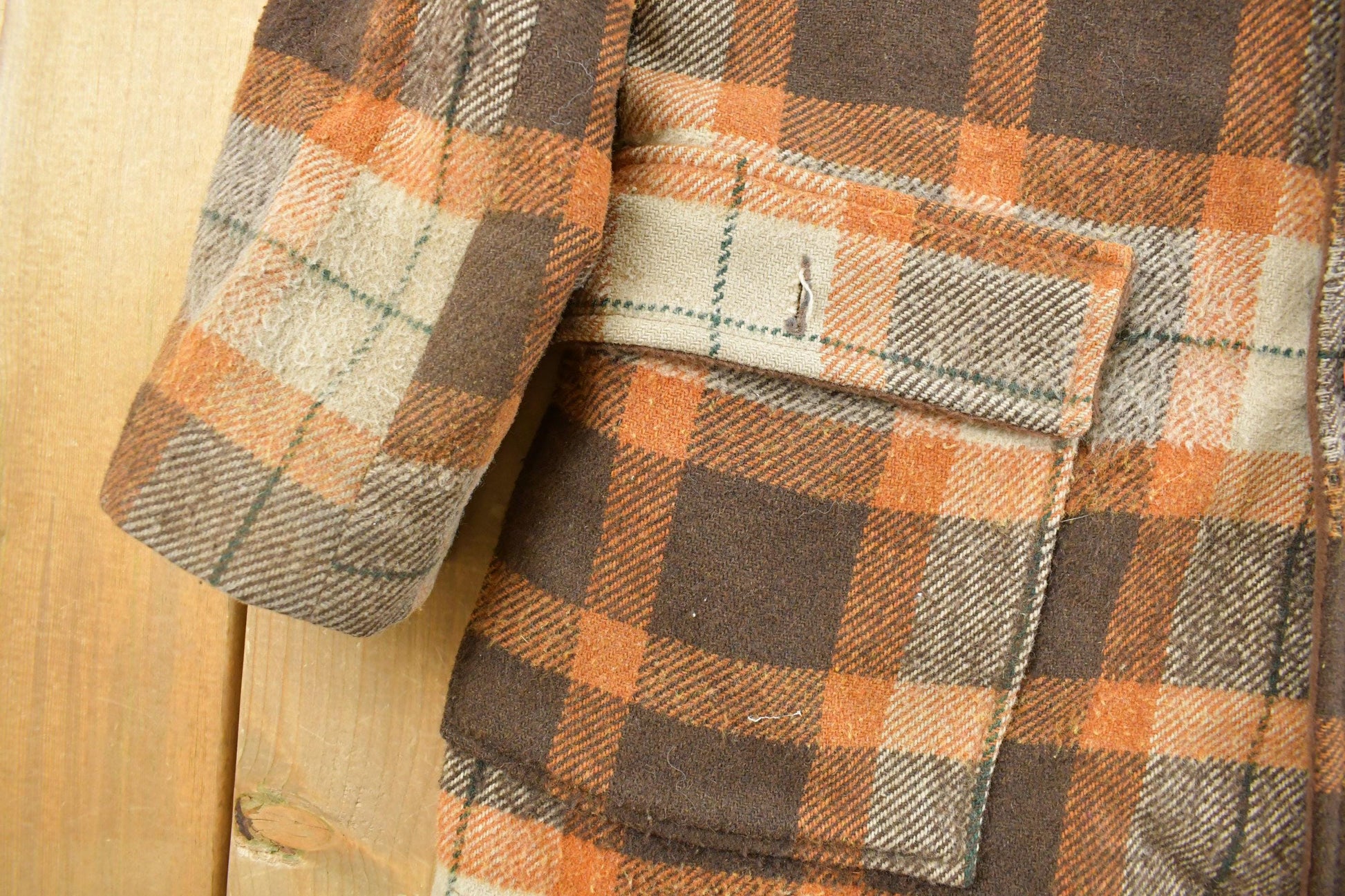 Vintage 1980s Montgomery Ward Sherpa Lined Wool Flannel Shirt Jacket Men's M / Shacket / 80s Plaid Outdoors / Heavyweight / True Vintage