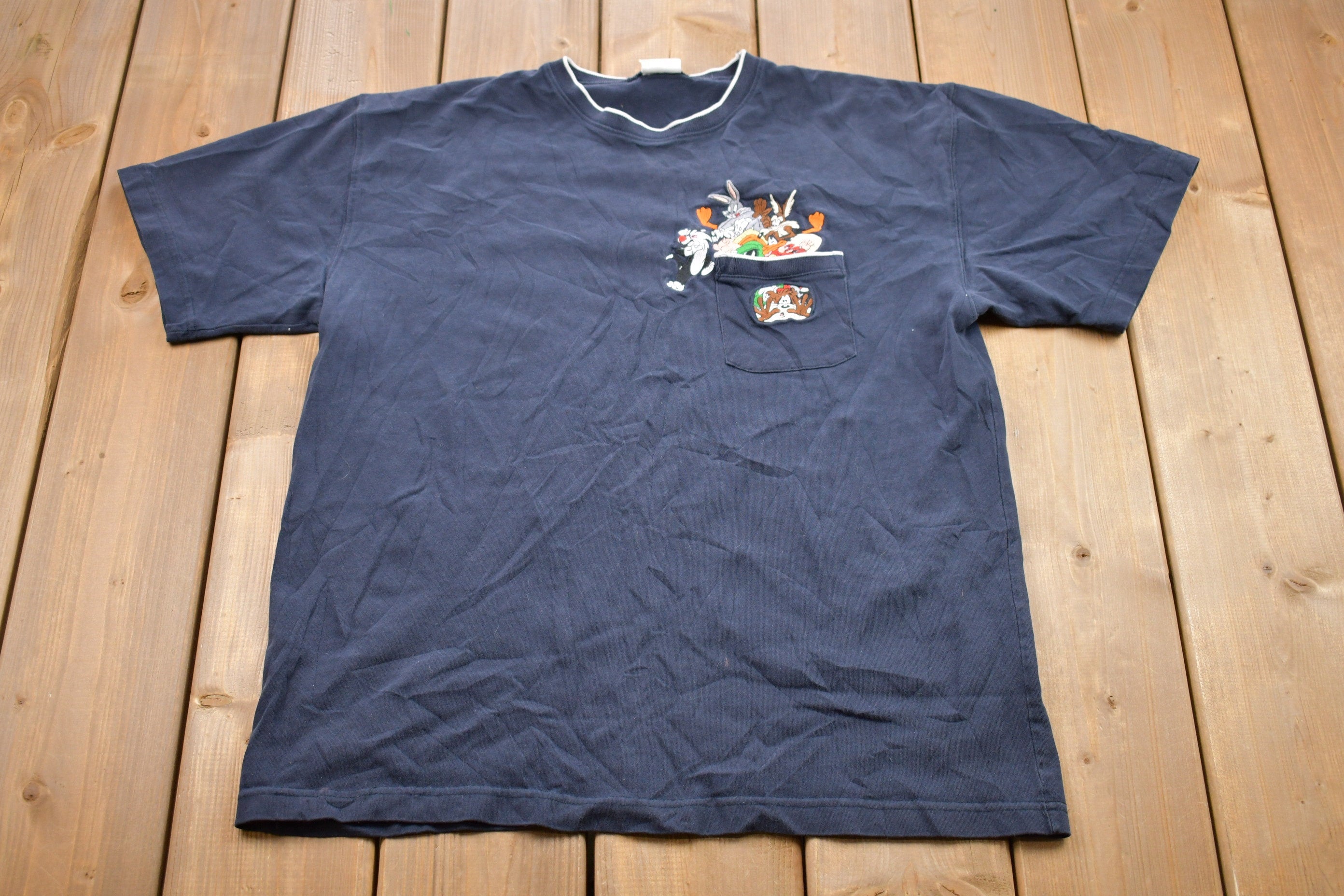 Vintage 1990s Warner Bros Looney Tunes Graphic Embroidered T-Shirt