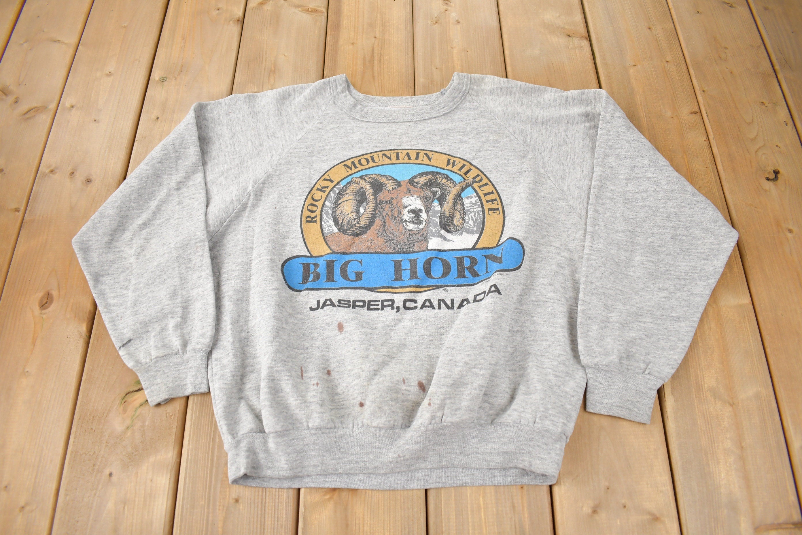 Vintage 1990s Rocky Mountain Wildlife Jasper Alberta Souvenir Crewneck Sweatshirt