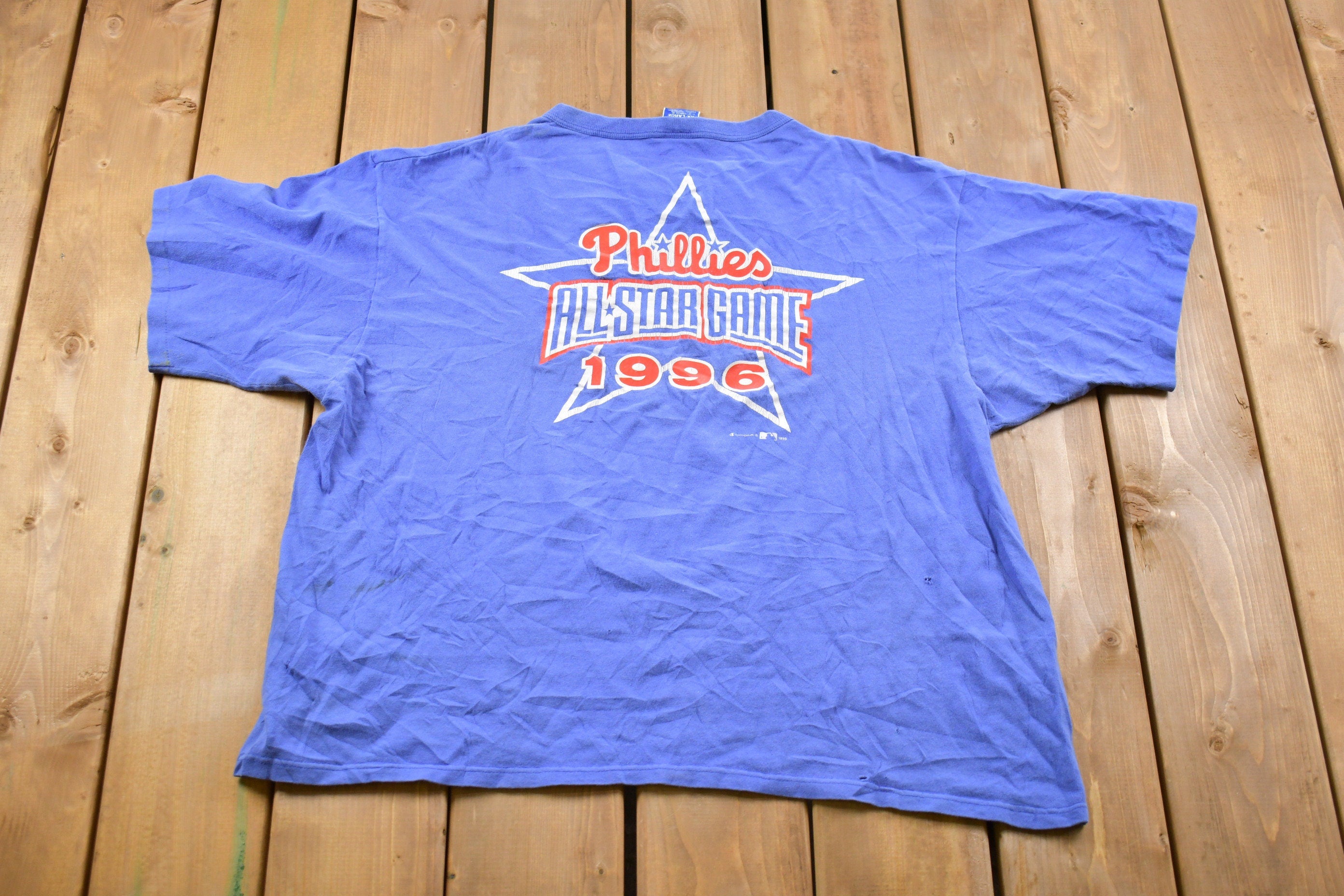 Vintage 1996 Champion Philadelphia Phillies Graphic T-Shirt