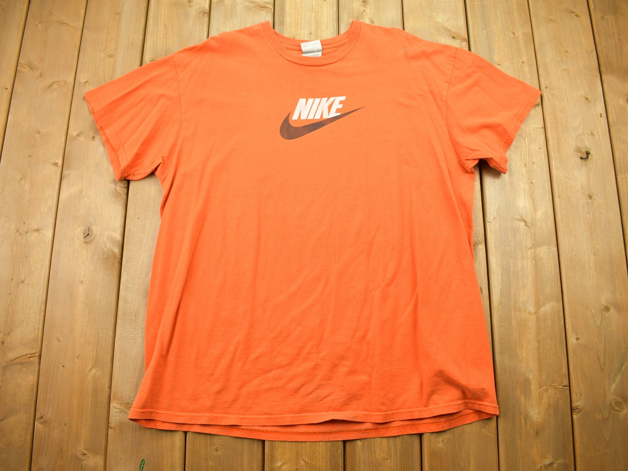 Vintage Y2K Nike Graphic T-Shirt