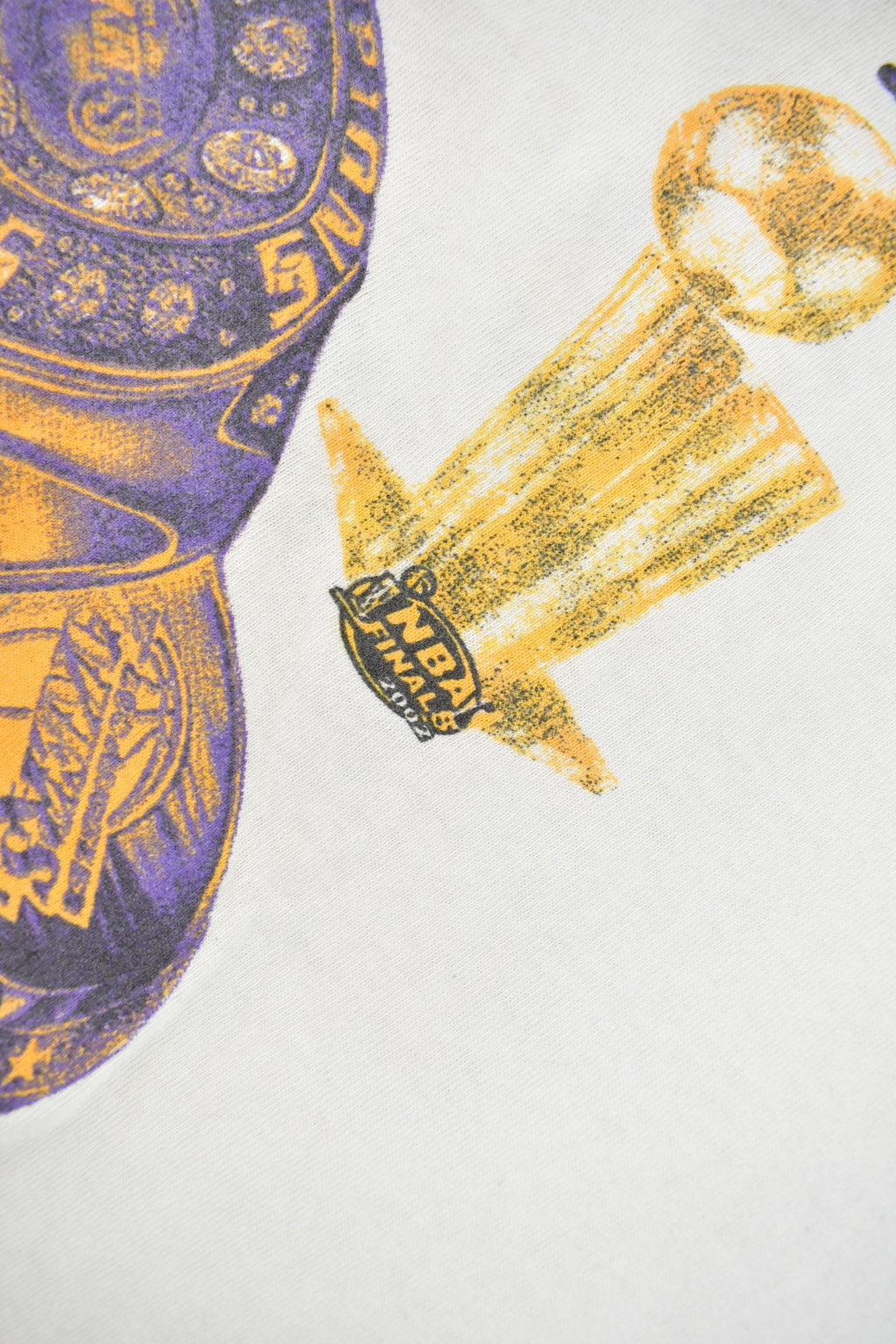 Vintage 2002 Los Angeles Lakers NBA 3 Peat Champs Graphic T-Shirt