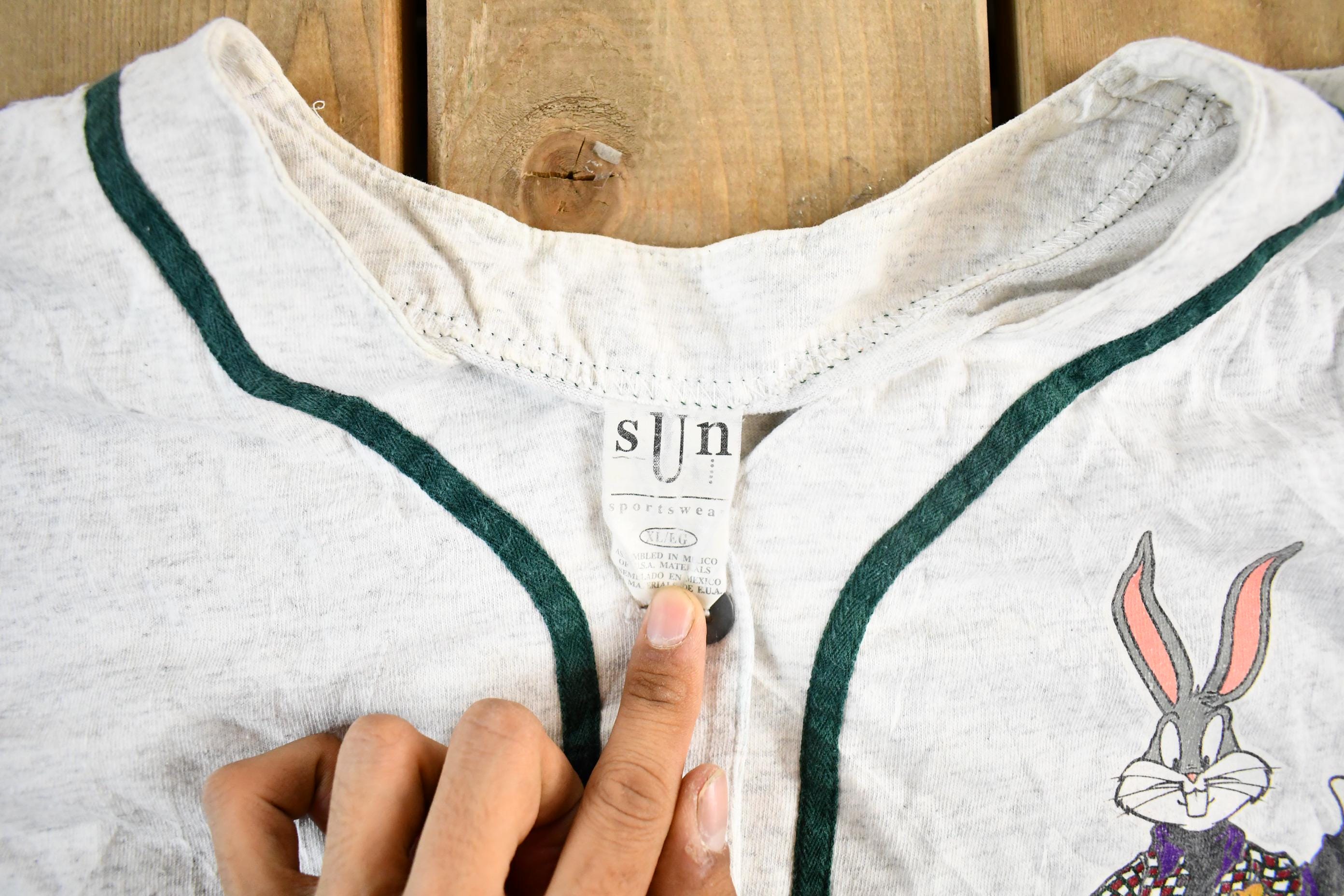 Vintage 1994 Looney Tunes Bugs Bunny Taz Baseball Jersey Shirt Men's XL