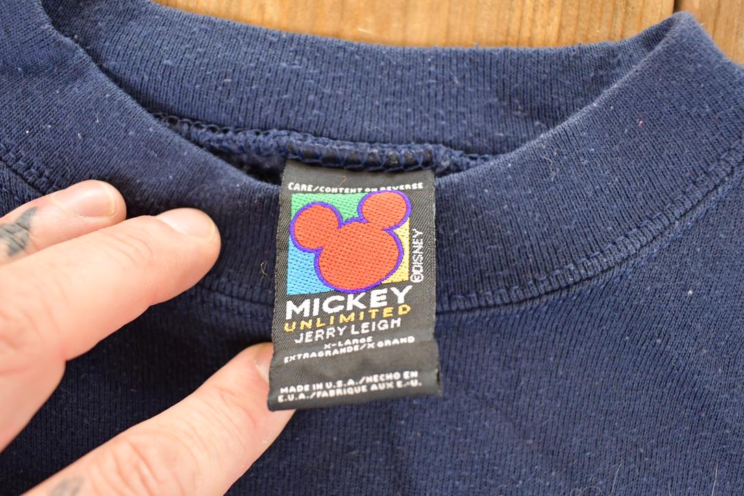Vintage 1990s Mickey Mouse Christmas Crewneck Sweatshirt Men's L