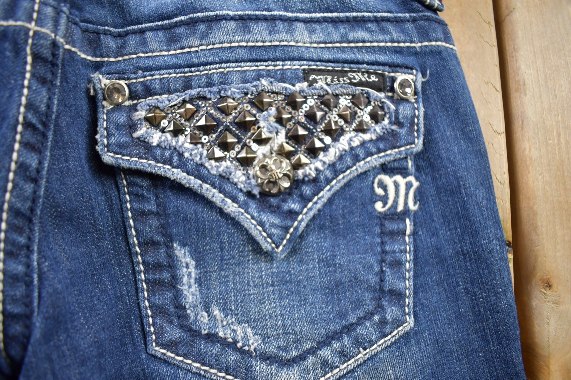 Vintage Y2K Miss Me Bedazzled Low Rise Jeans Size 26x32