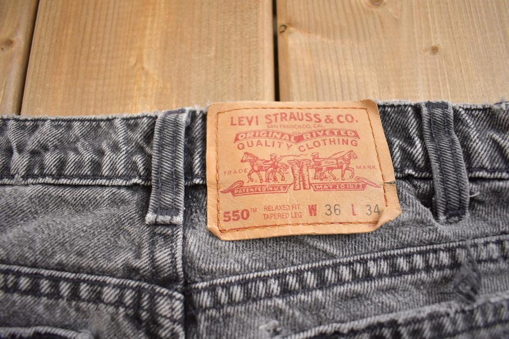 Vintage 1990s Levi's 550 Relaxed Fit Jeans Made In Canada Size 36x34